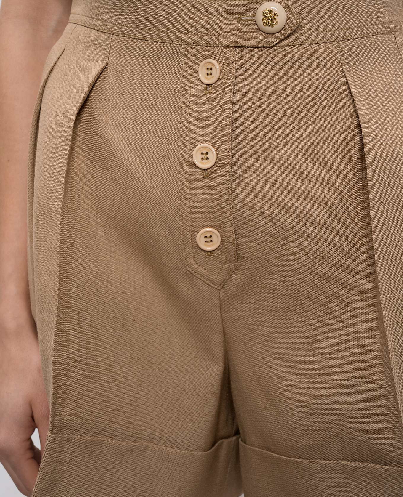 Brown linen shorts Valentino
Brown linen shorts Valentino