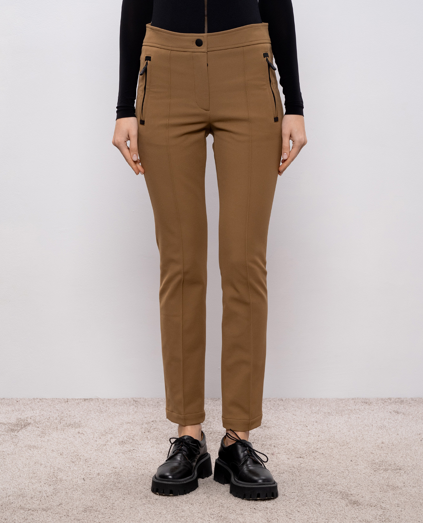 Brown pants with logo Moncler Grenoble
Brown pants with logo Moncler Grenoble
