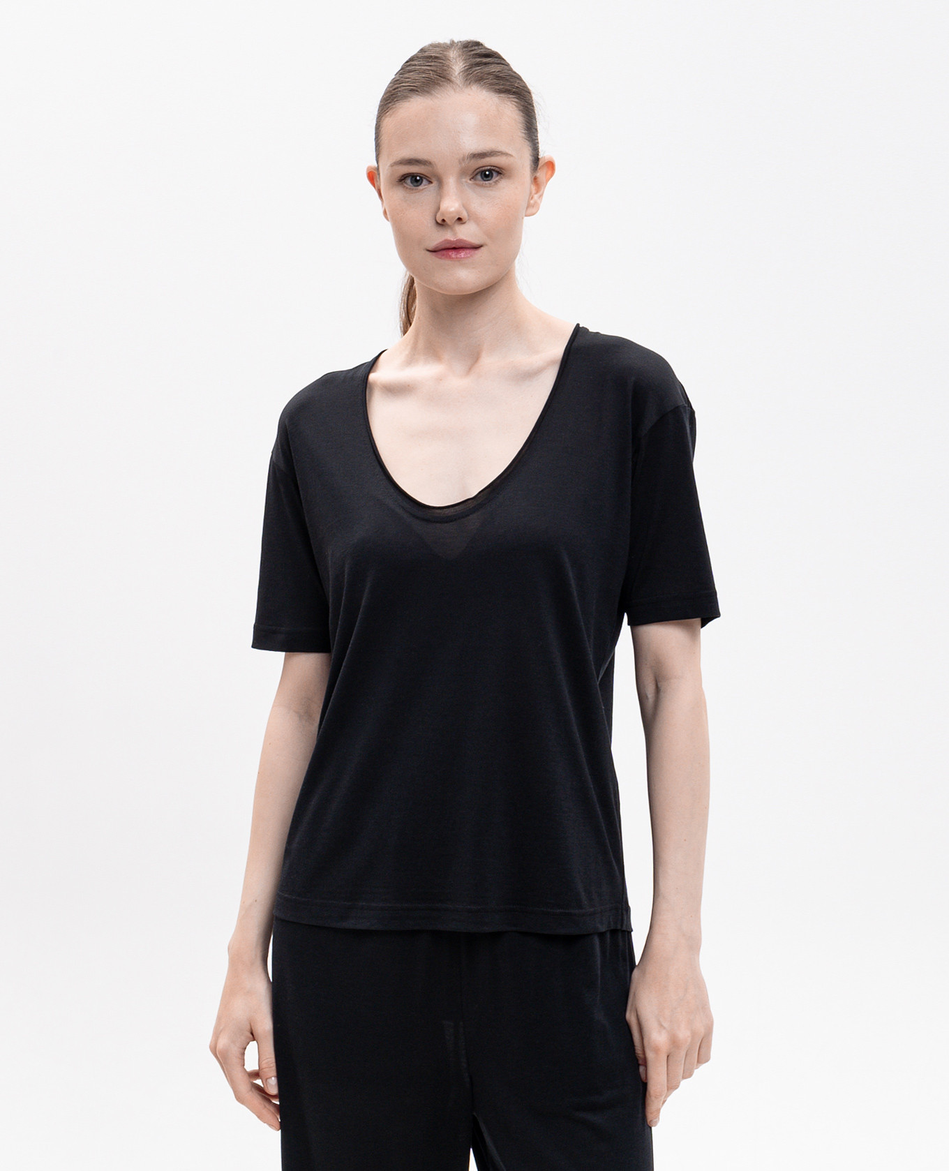 Black T-shirt with silk Toteme
Black T-shirt with silk Toteme