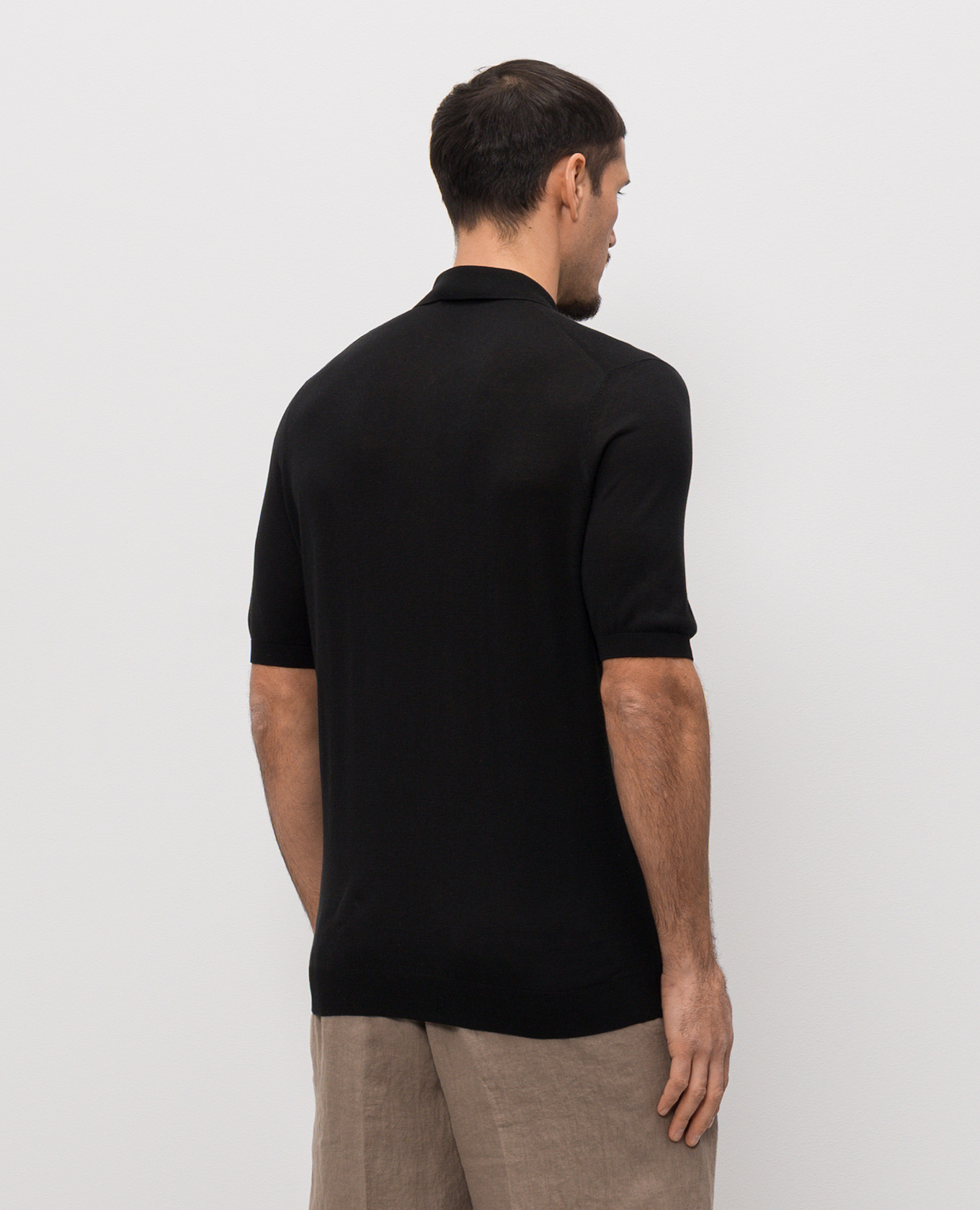Black silk polo shirt with logo patch Enrico Mandelli
Black silk polo shirt with logo patch Enrico Mandelli