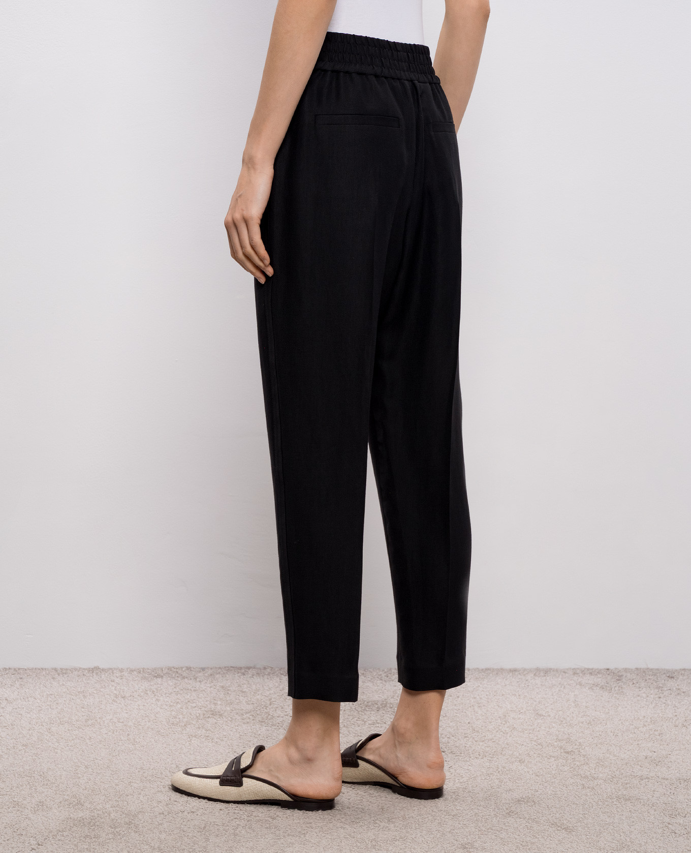 Black linen pants Brunello Cucinelli
Black linen pants Brunello Cucinelli