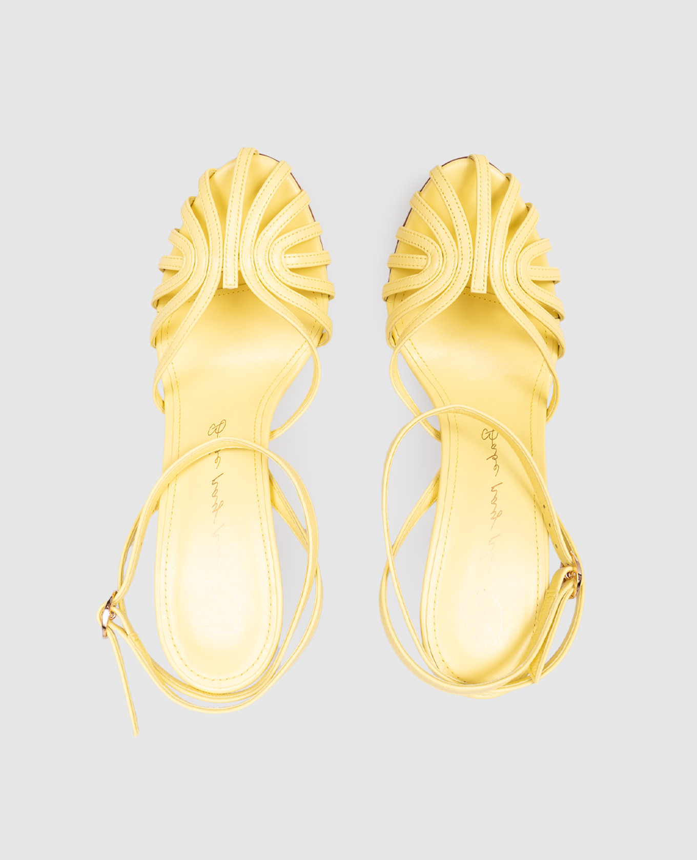 Yellow leather sandals Babe Pay Pls
Yellow leather sandals Babe Pay Pls