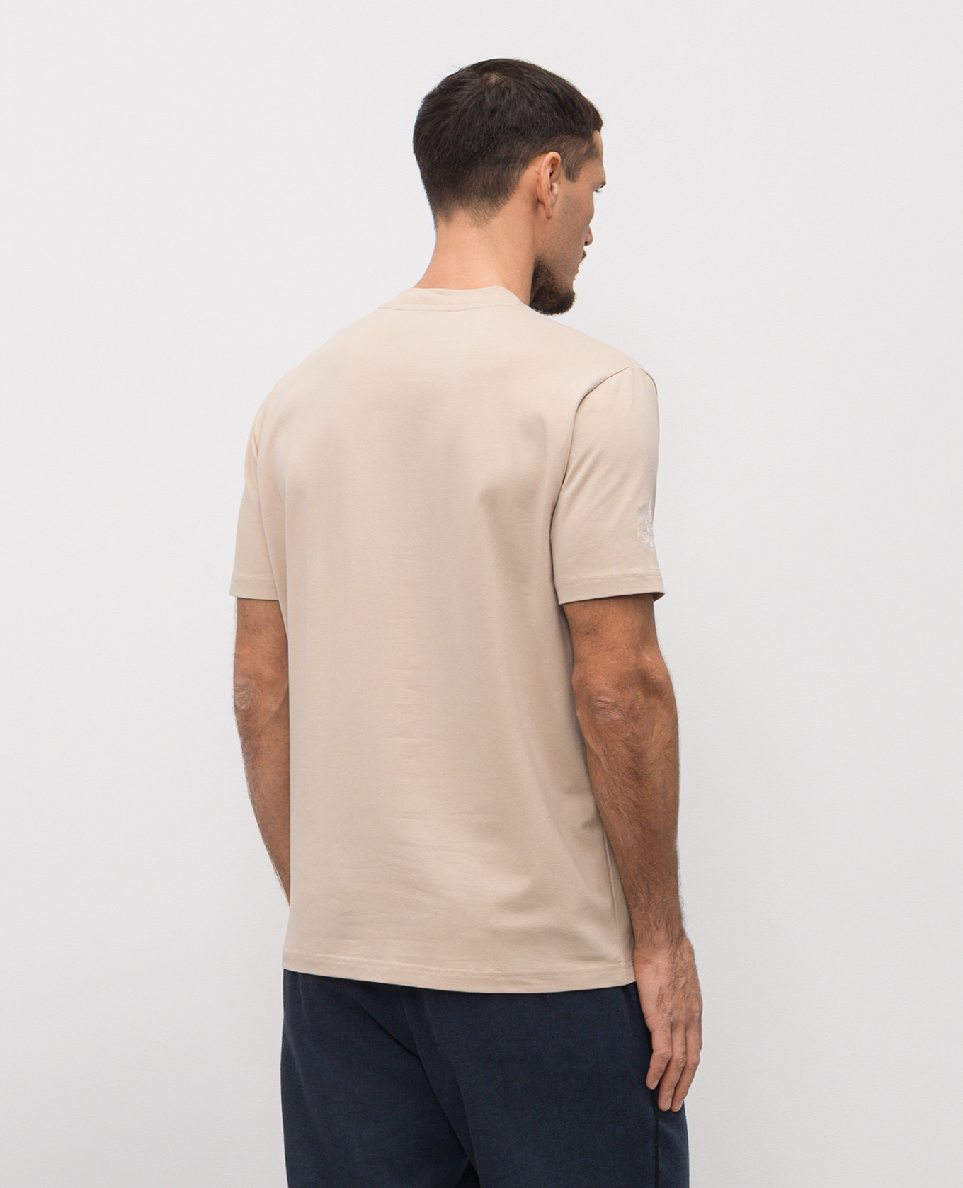 Beige T-shirt with branded patches Iceberg
Beige T-shirt with branded patches Iceberg