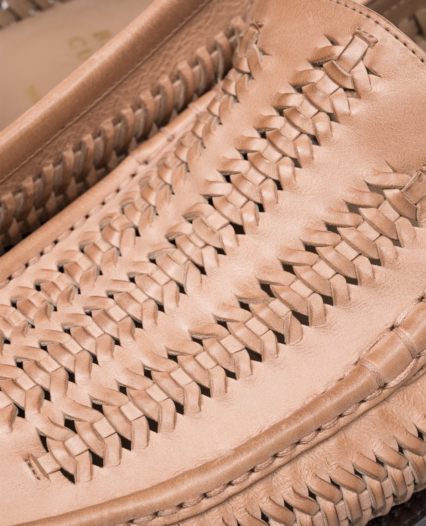 Beige leather loafers with weaving Brunello Cucinelli
Beige leather loafers with weaving Brunello Cucinelli