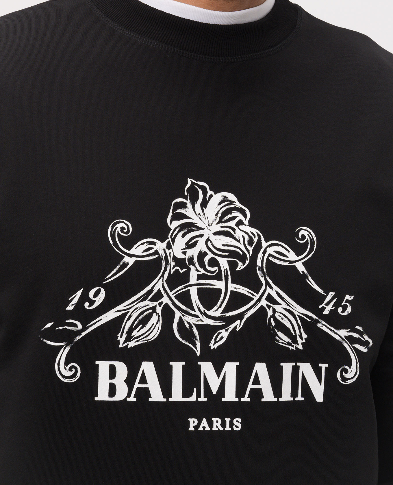 Black sweatshirt with print Balmain
Black sweatshirt with print Balmain