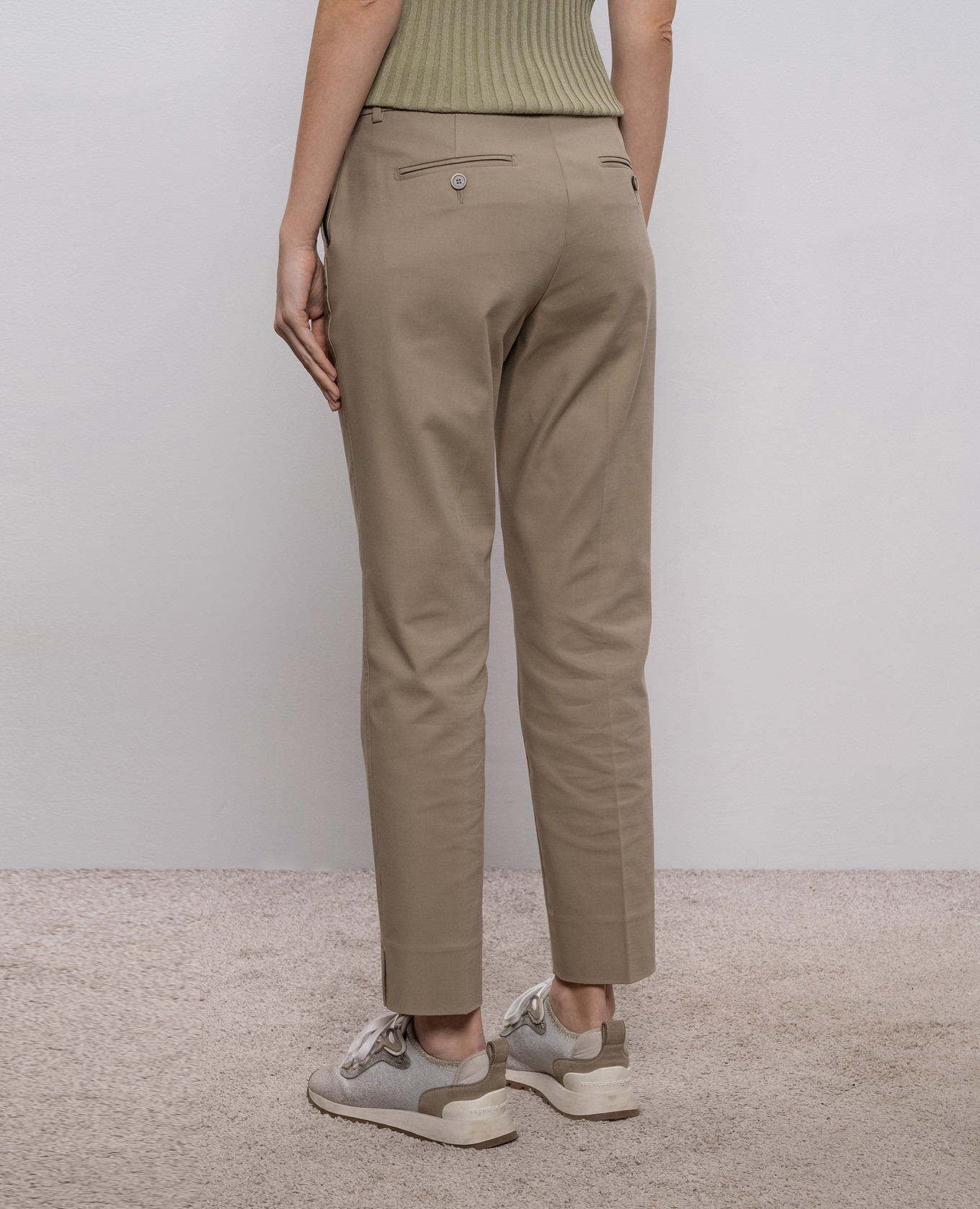 Khaki pants with patch Peserico
Khaki pants with patch Peserico