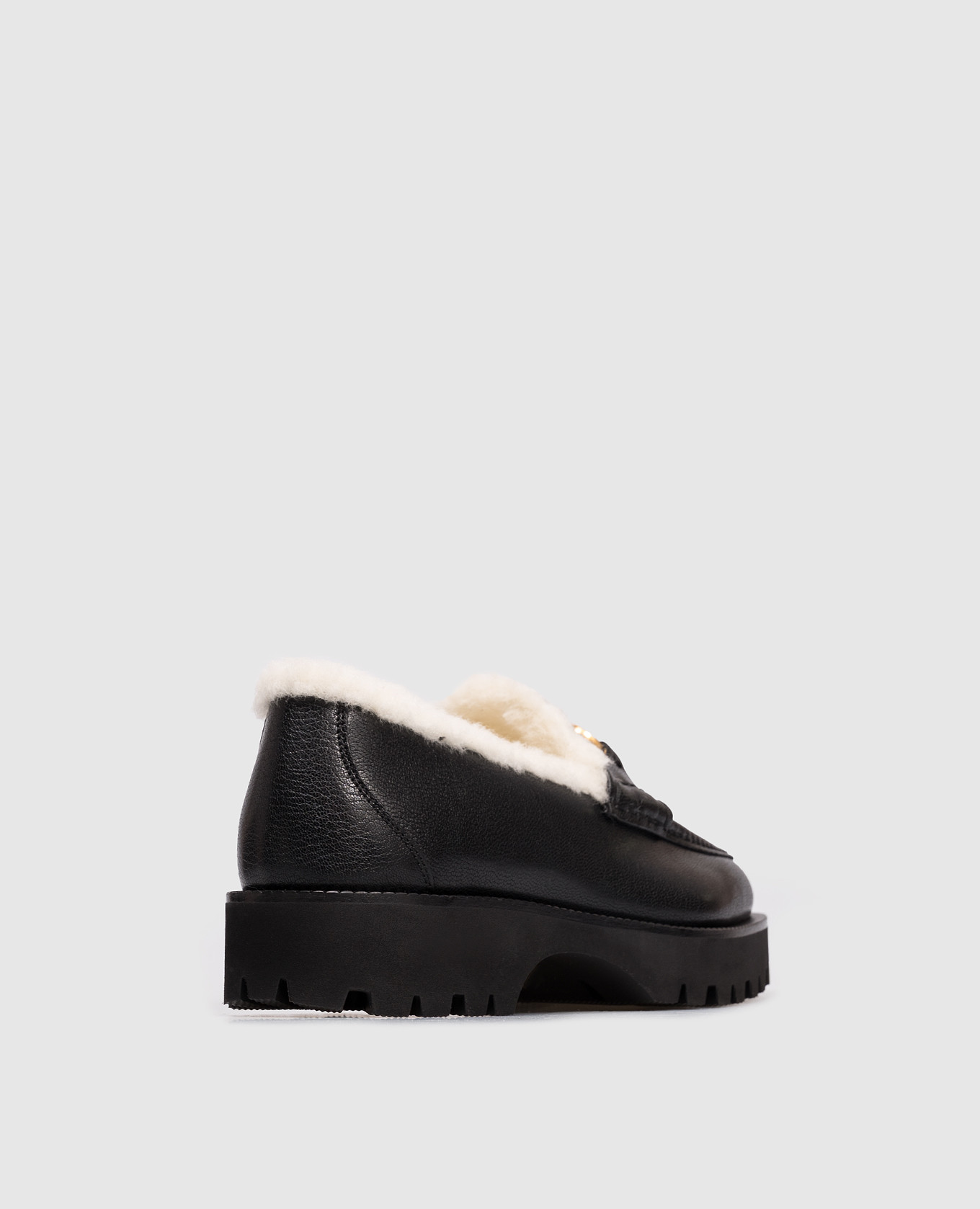 Black leather loafers with fur trim and VLogo logo Valentino
Black leather loafers with fur trim and VLogo logo Valentino