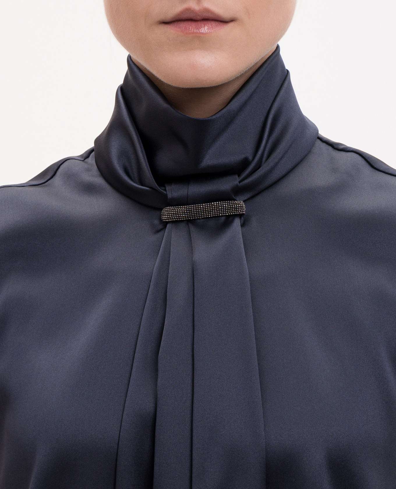 Blue silk top with monil chain Brunello Cucinelli
Blue silk top with monil chain Brunello Cucinelli