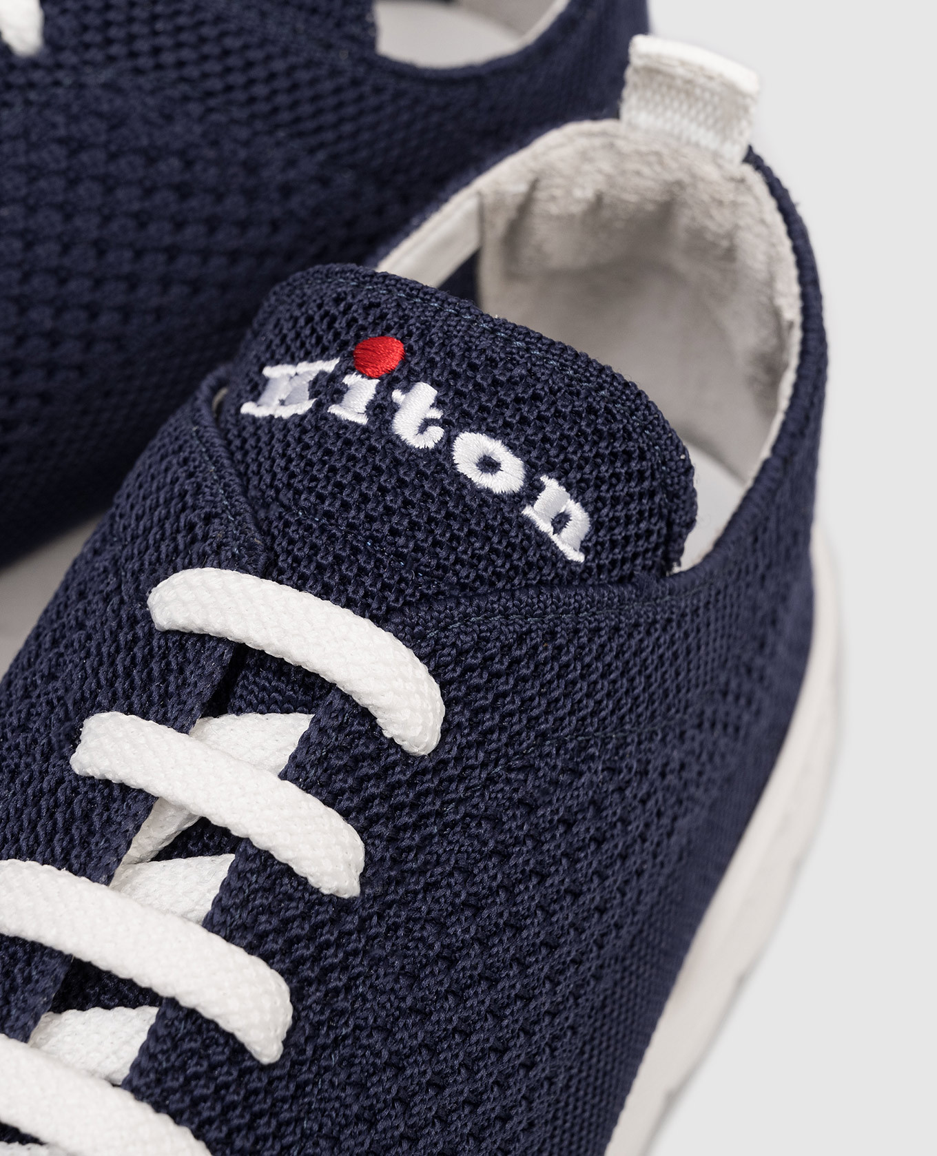 Blue sneakers with logo embroidery Kiton
Blue sneakers with logo embroidery Kiton