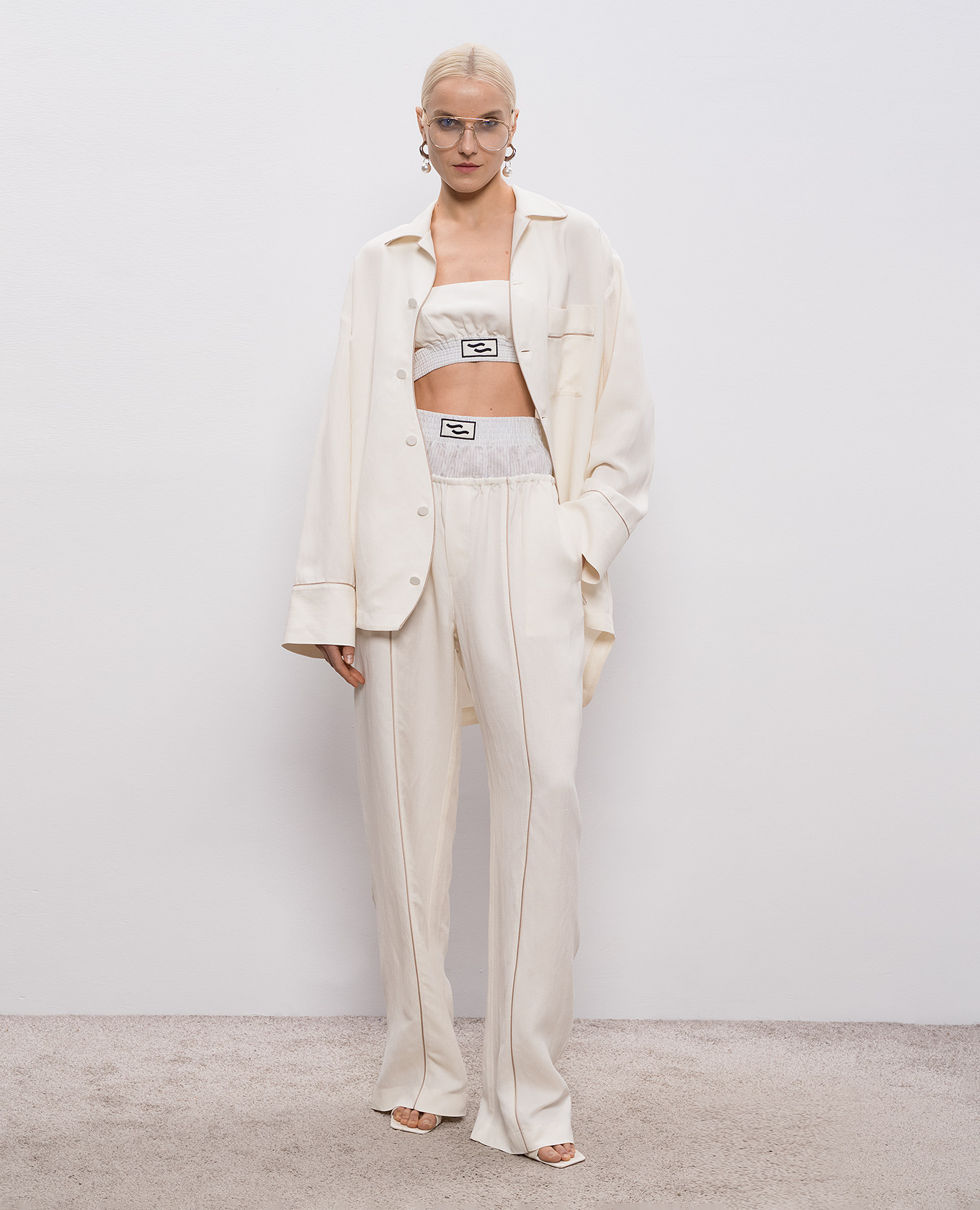 Beige Paji linen pants SSHEENA
Beige Paji linen pants SSHEENA