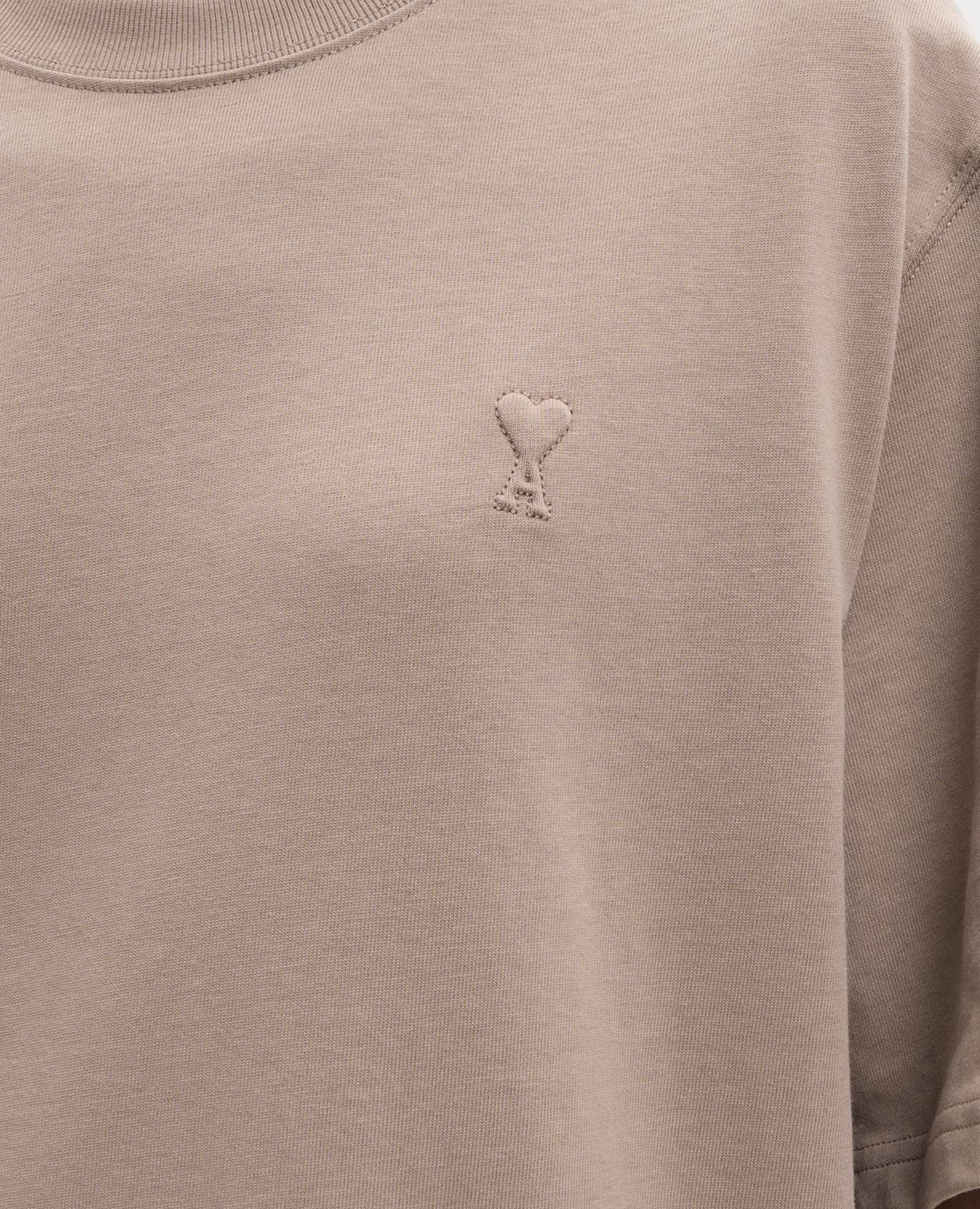 Beige T-shirt Ami Paris
Beige T-shirt Ami Paris