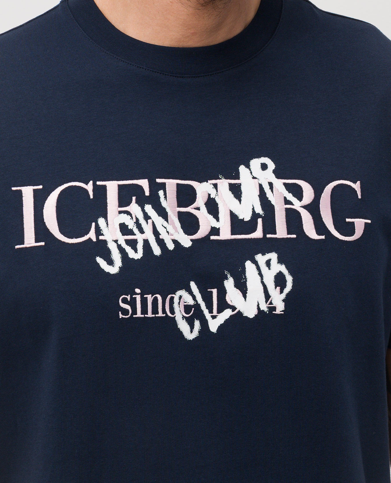 Blue T-shirt with embroidered logo Iceberg
Blue T-shirt with embroidered logo Iceberg