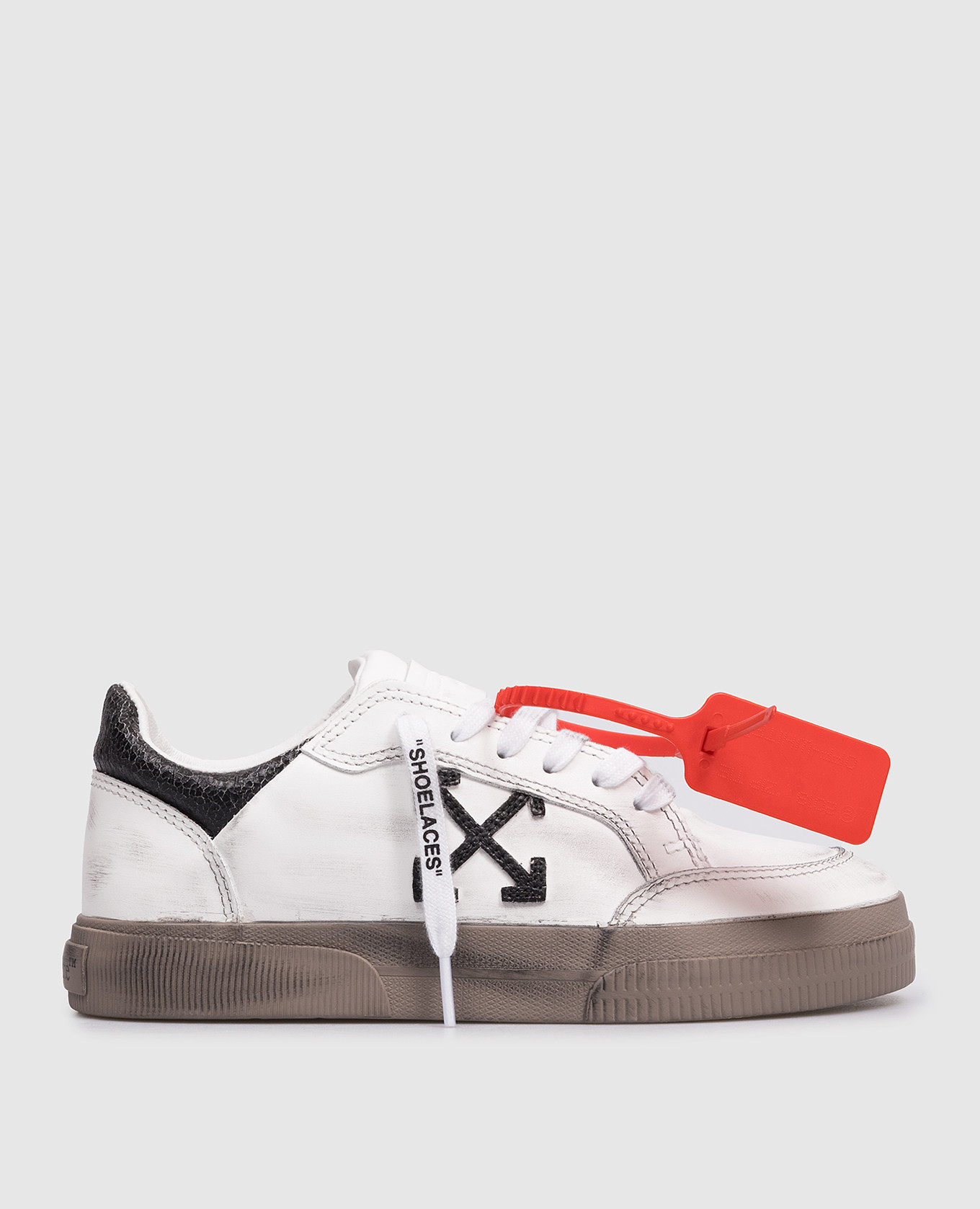 White Vulc Low Leather Sneakers with Vintage Effect Off-White
White Vulc Low Leather Sneakers with Vintage Effect Off-White