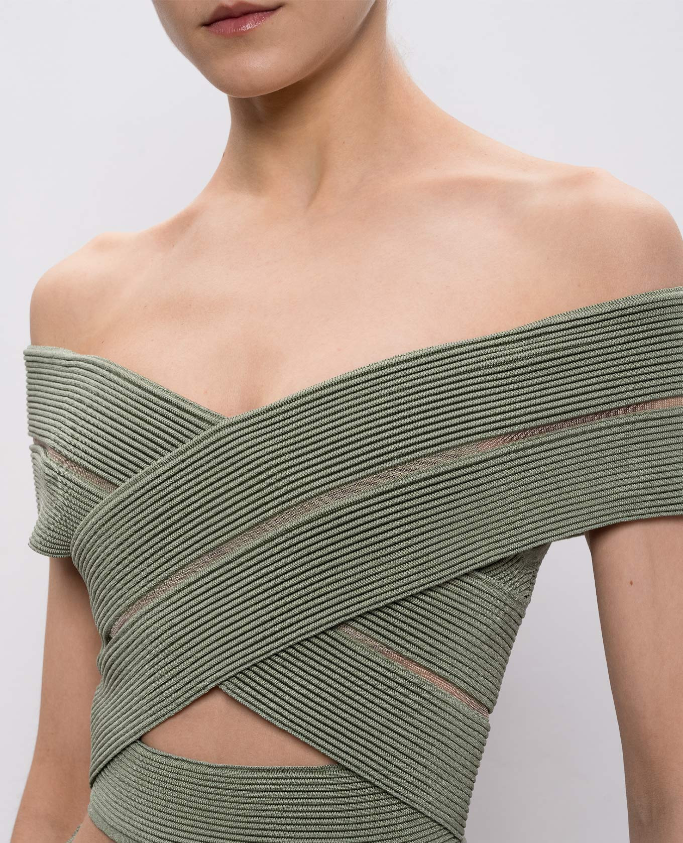 Green top Balmain
Green top Balmain