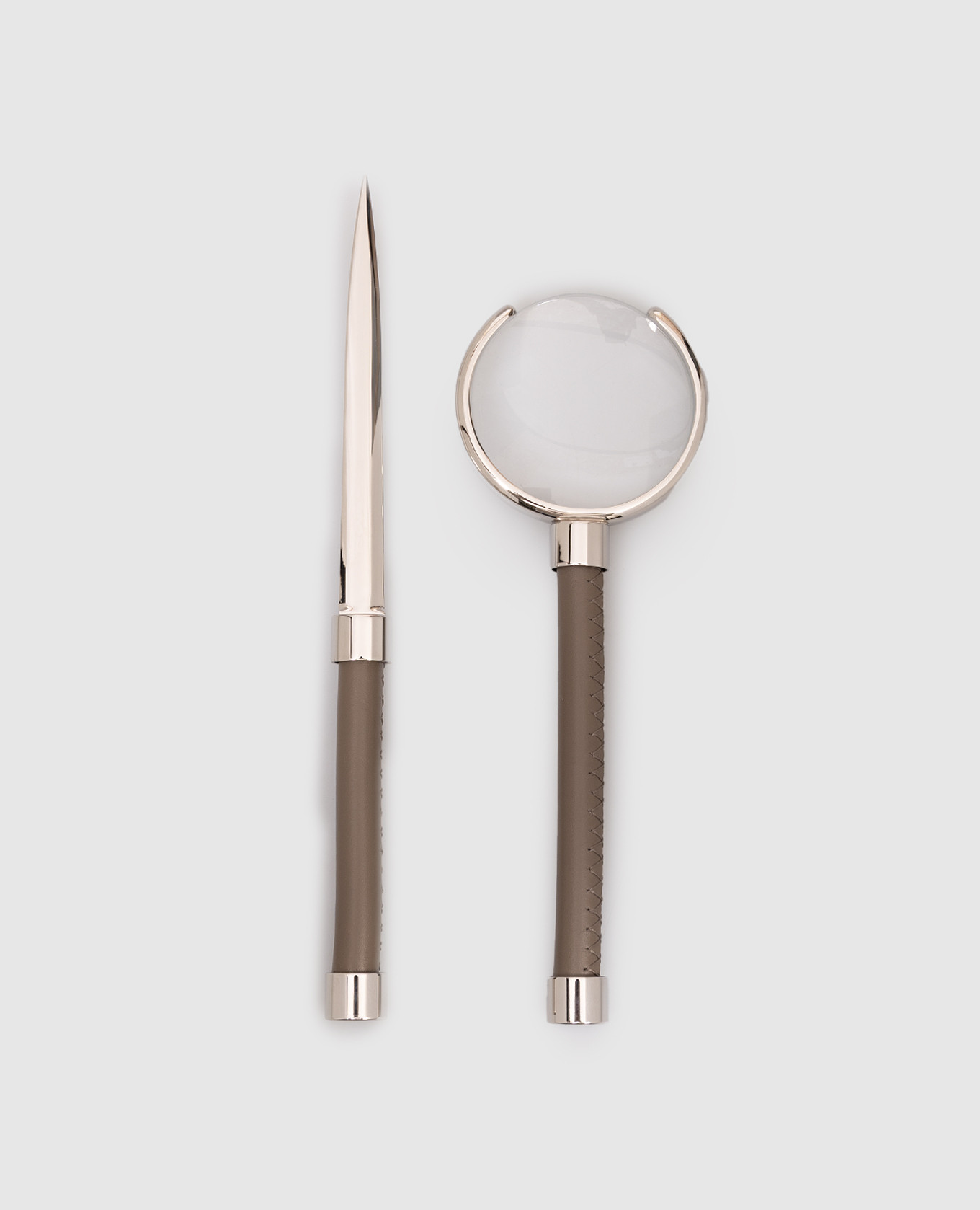 Brown leather office set Giobagnara
Brown leather office set Giobagnara