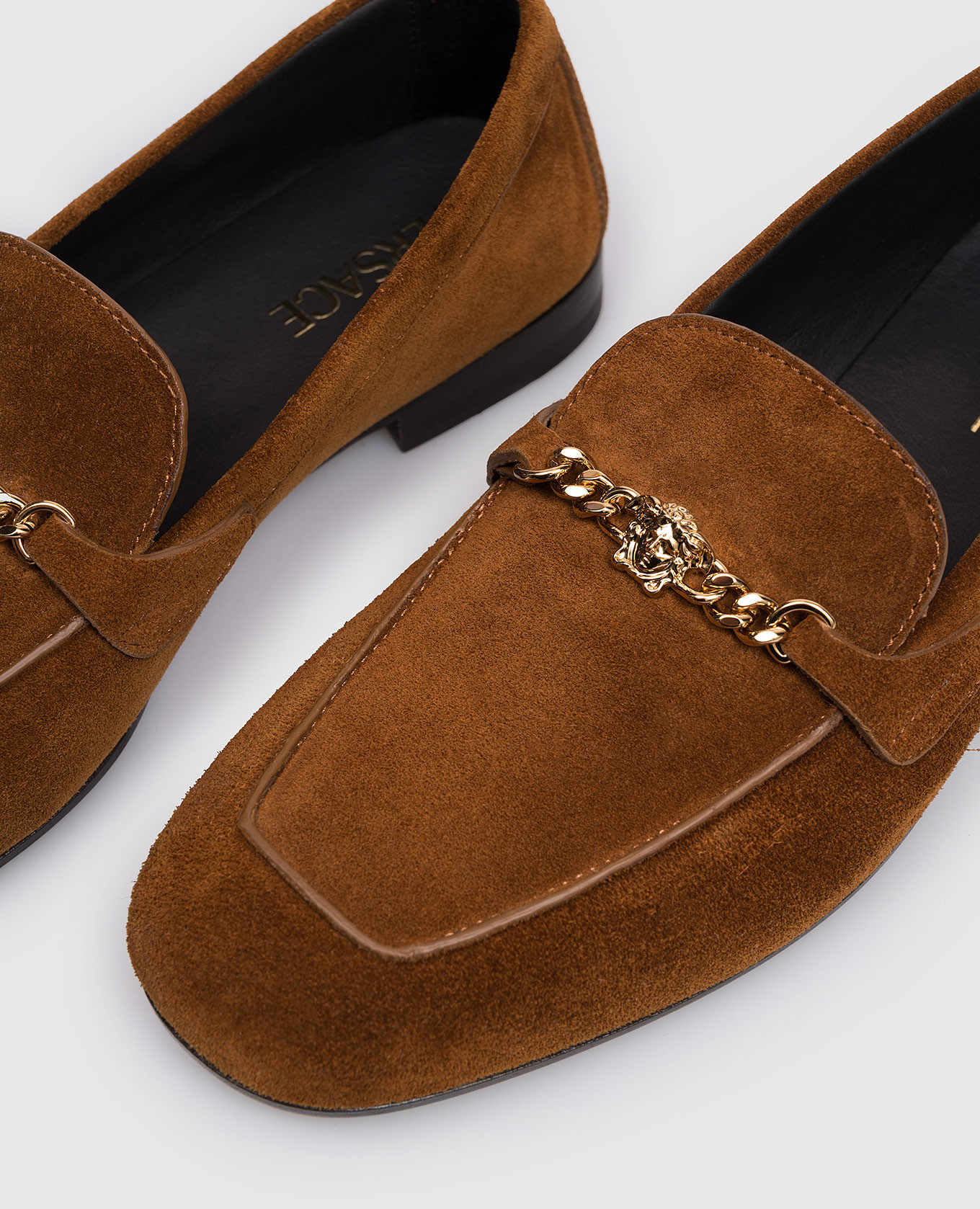 Medusa brown suede loafers Versace
Medusa brown suede loafers Versace