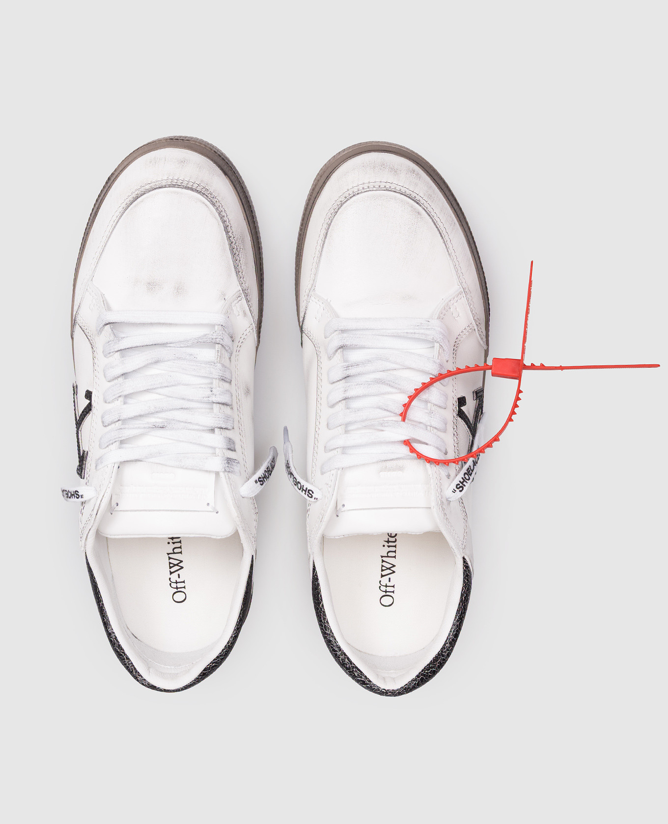 White Vulc Low Leather Sneakers with Vintage Effect Off-White
White Vulc Low Leather Sneakers with Vintage Effect Off-White