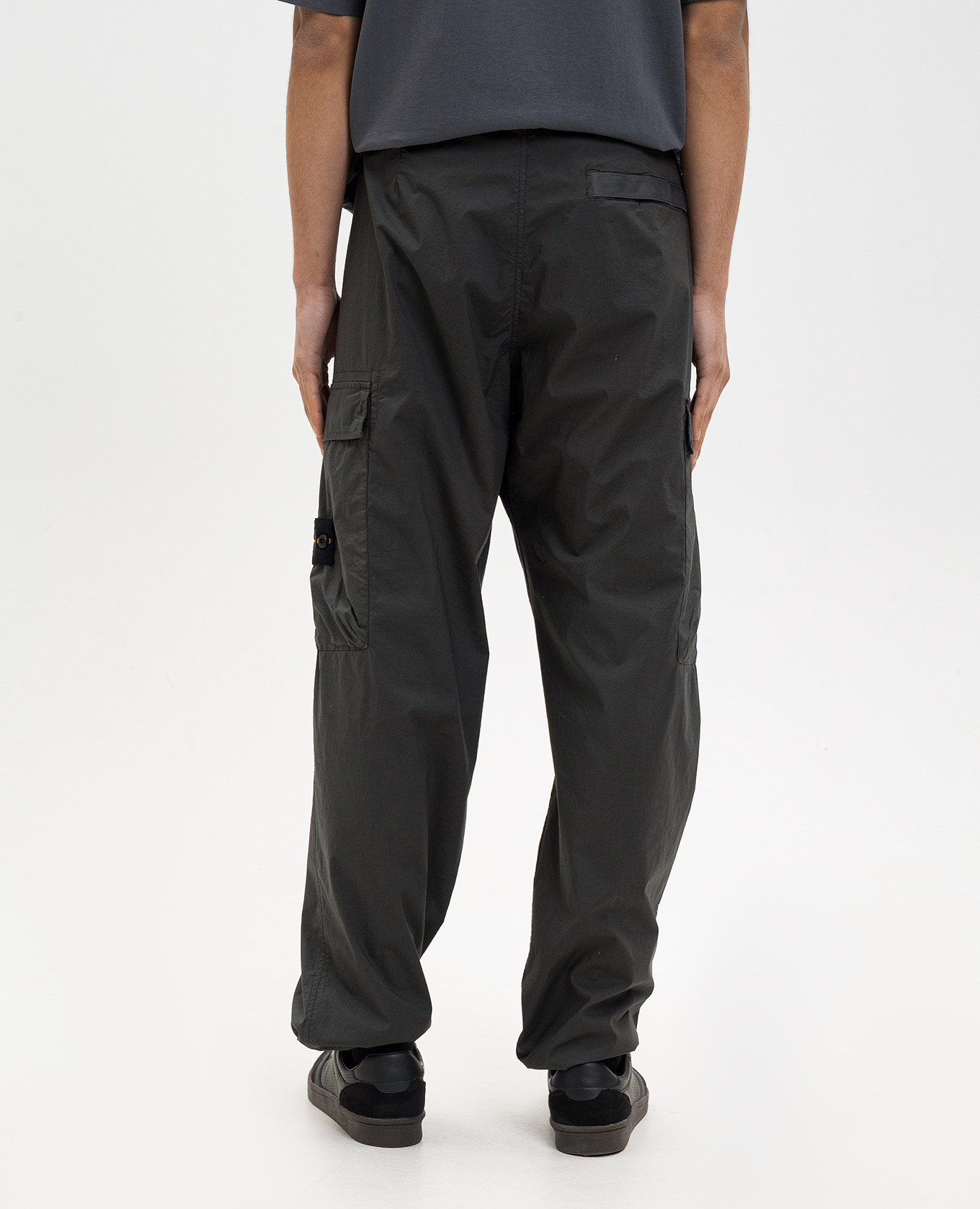 Grey cargo pants with logo patch Stone Island
Grey cargo pants with logo patch Stone Island