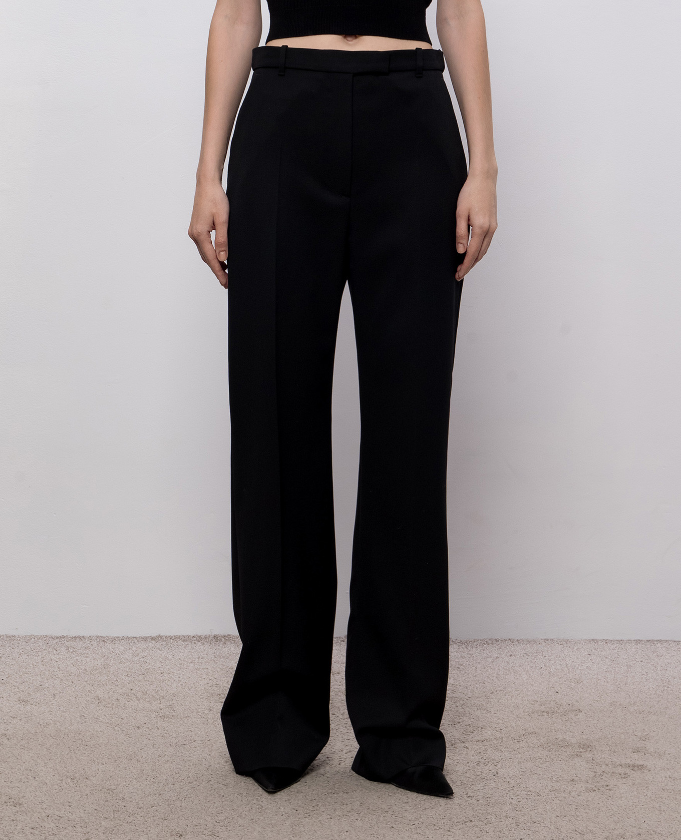 Black wool pants Alexander McQueen
Black wool pants Alexander McQueen