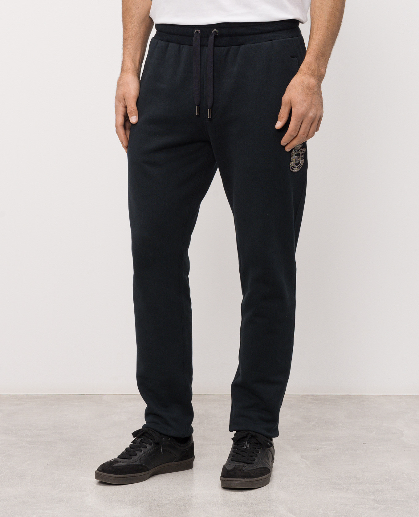 Black joggers with heraldic logo patch Dolce&Gabbana
Black joggers with heraldic logo patch Dolce&Gabbana