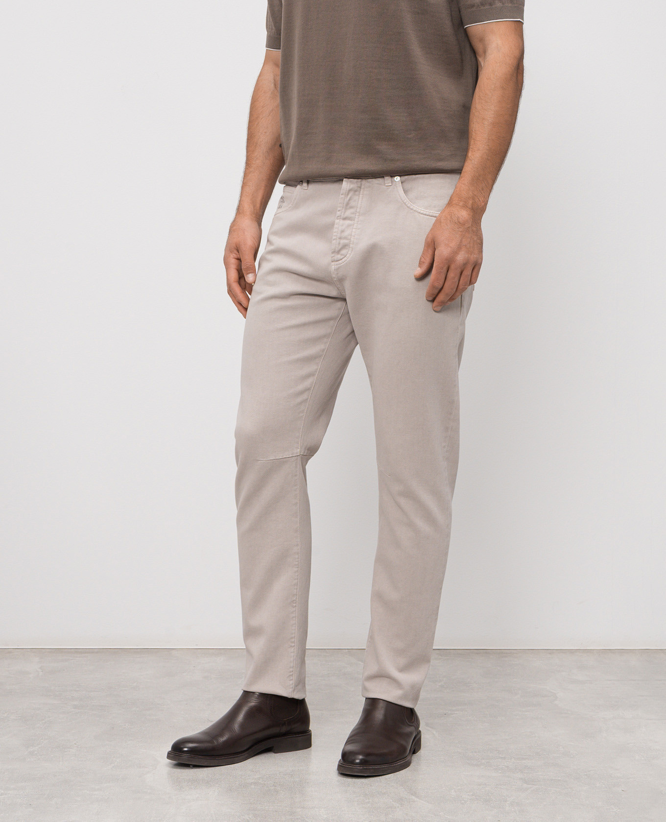 Beige jeans with logo patch Brunello Cucinelli
Beige jeans with logo patch Brunello Cucinelli