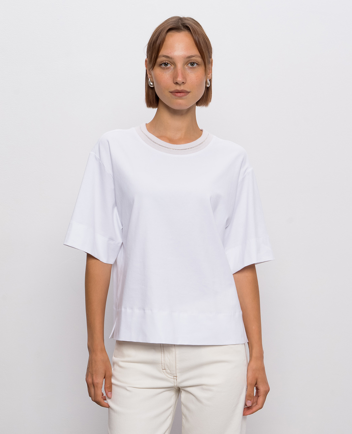 White T-shirt with a monil chain Peserico
White T-shirt with a monil chain Peserico