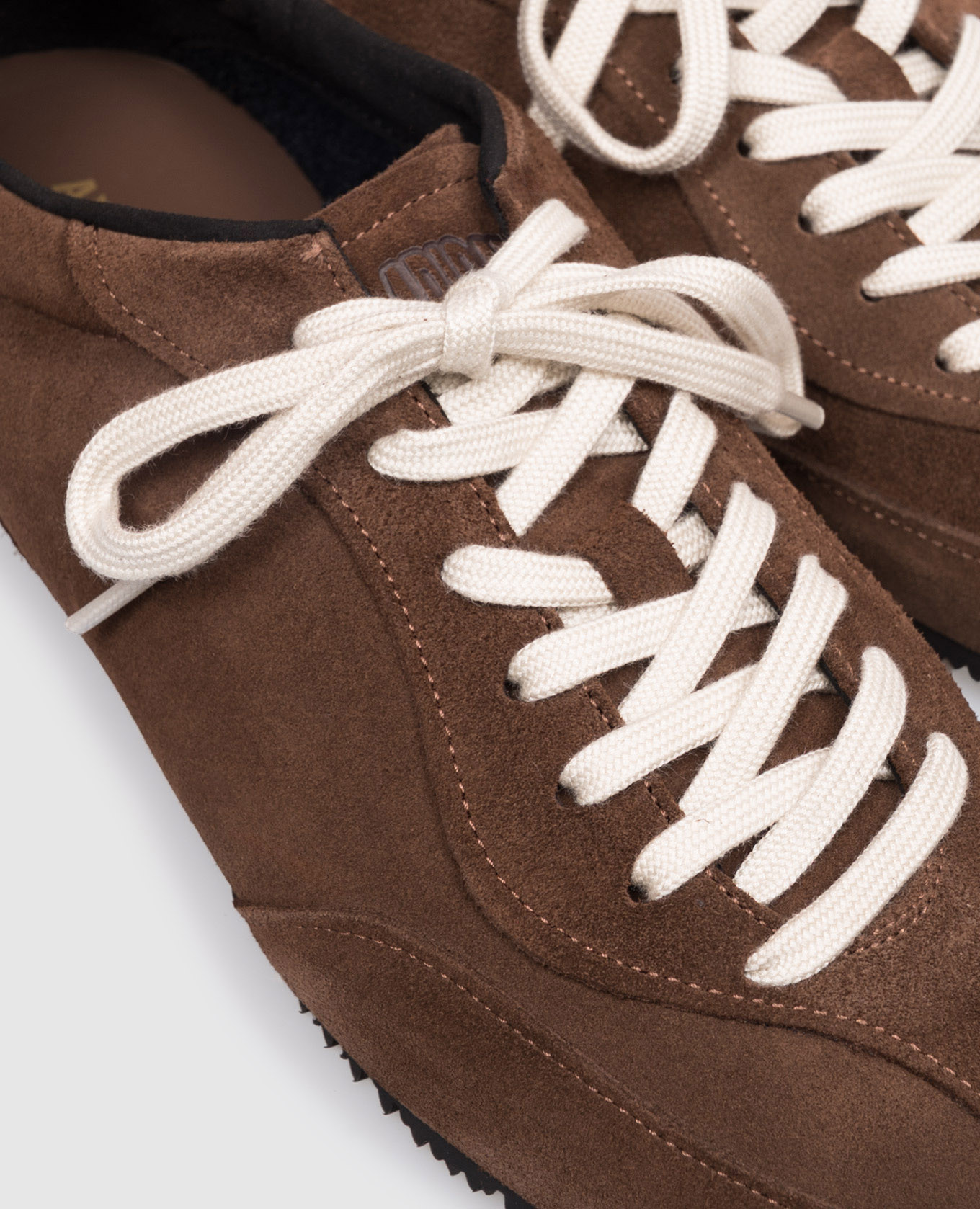 Daze Runner brown suede sneakers Axel Arigato
Daze Runner brown suede sneakers Axel Arigato