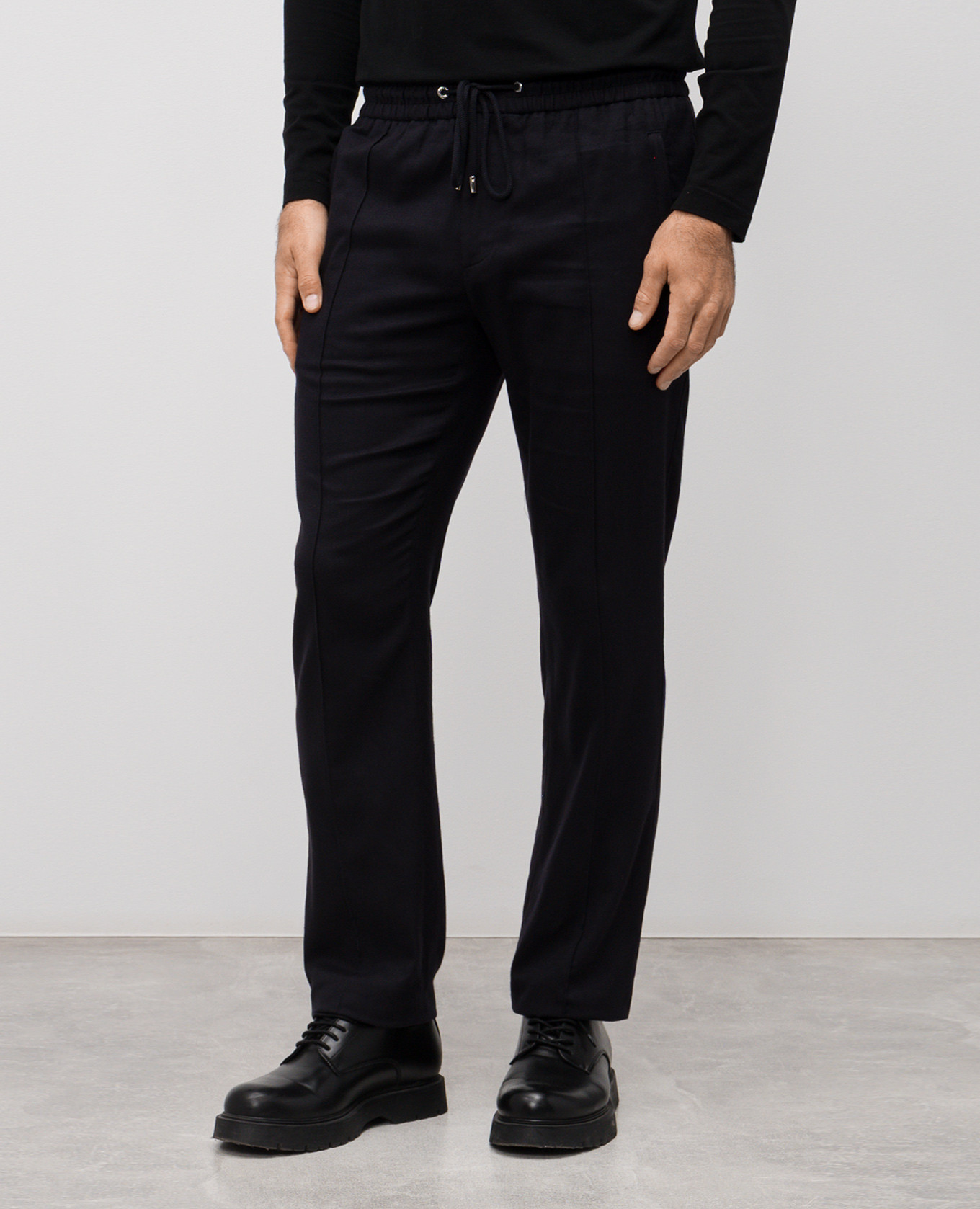 Blue pants with logo patch Dolce&Gabbana
Blue pants with logo patch Dolce&Gabbana