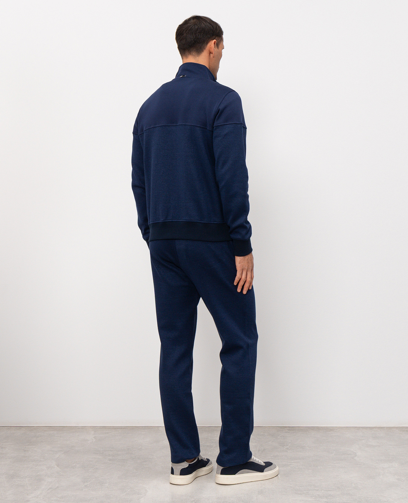 Blue tracksuit with linen CAPOBIANCO
Blue tracksuit with linen CAPOBIANCO