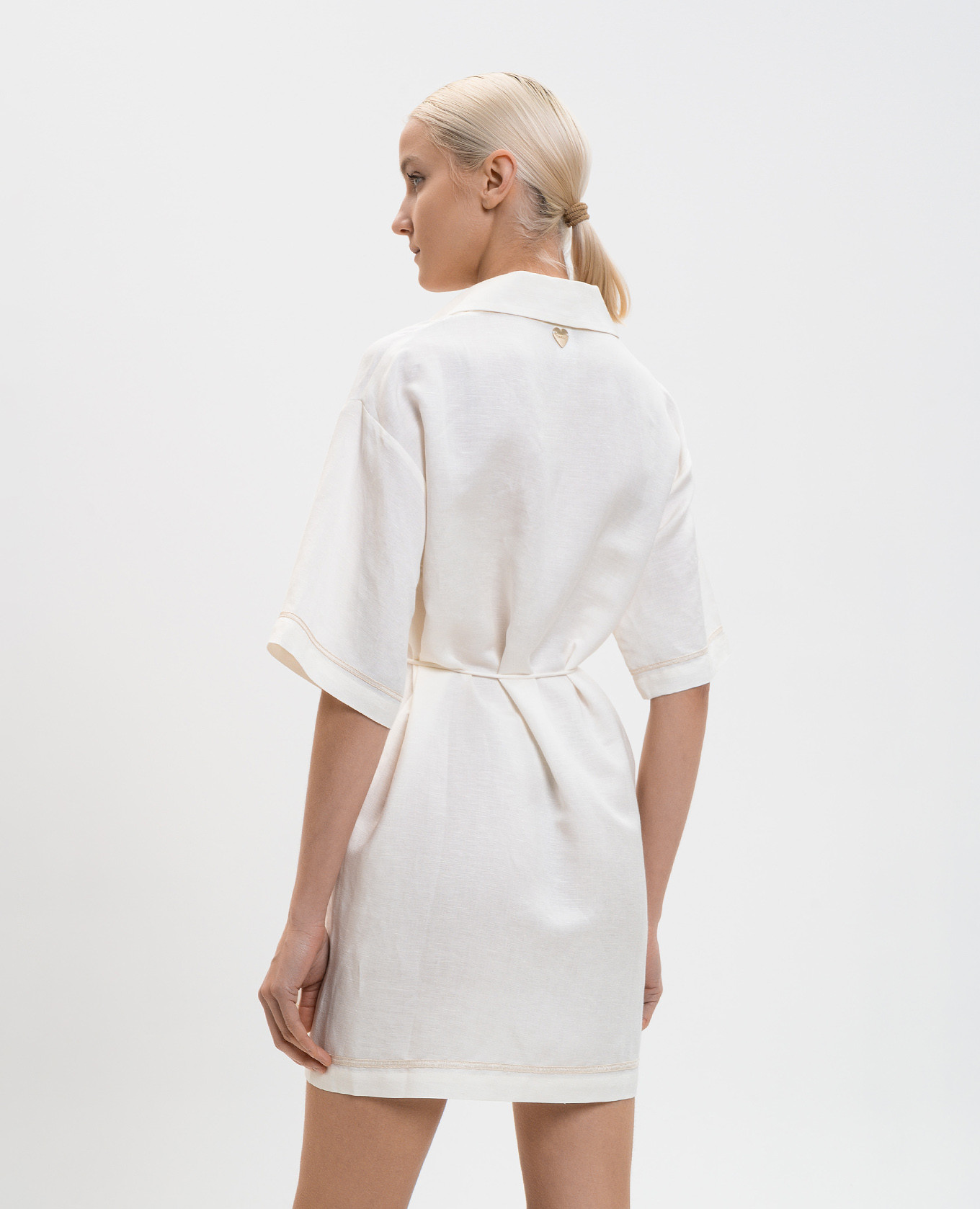 White linen dress with embroidery Twinset
White linen dress with embroidery Twinset