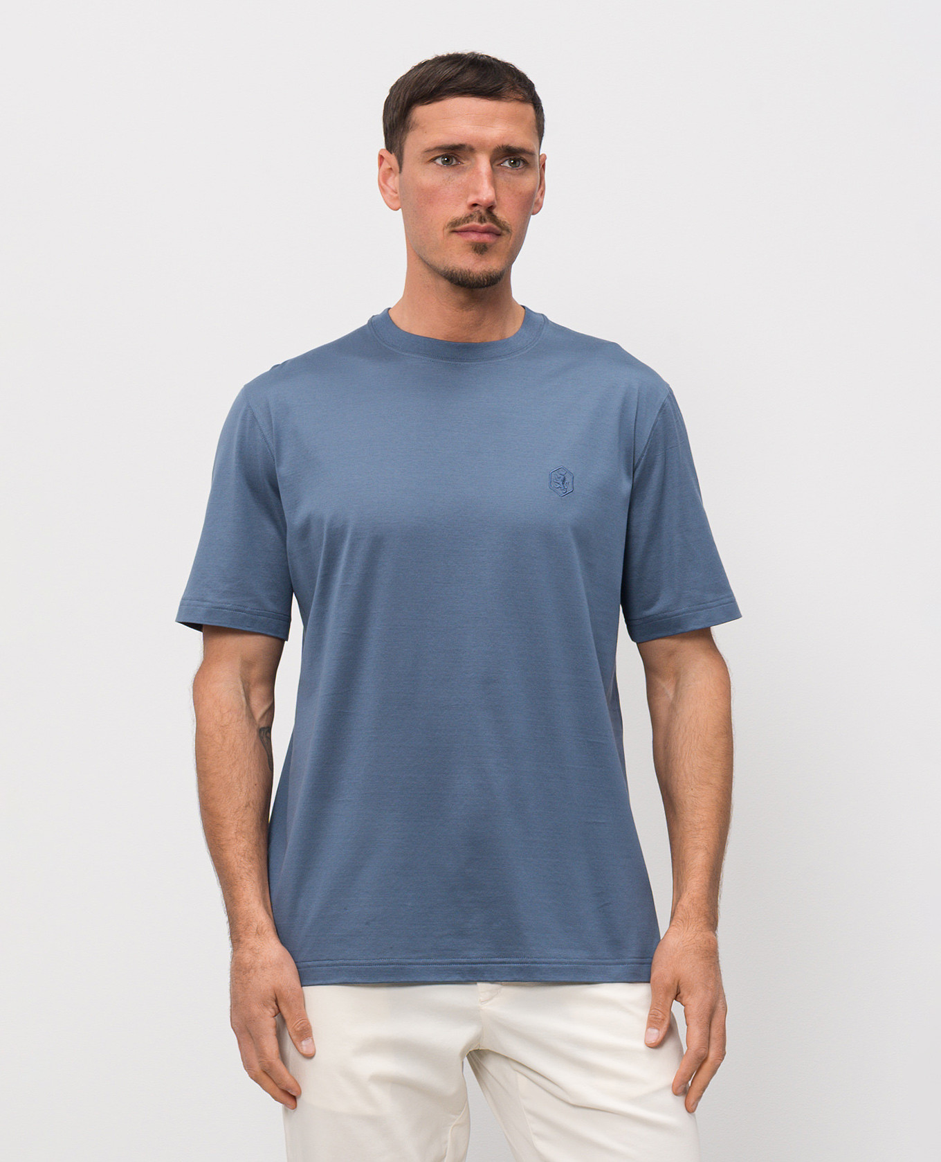 Blue T-shirt with embroidery Castangia dal 1850
Blue T-shirt with embroidery Castangia dal 1850