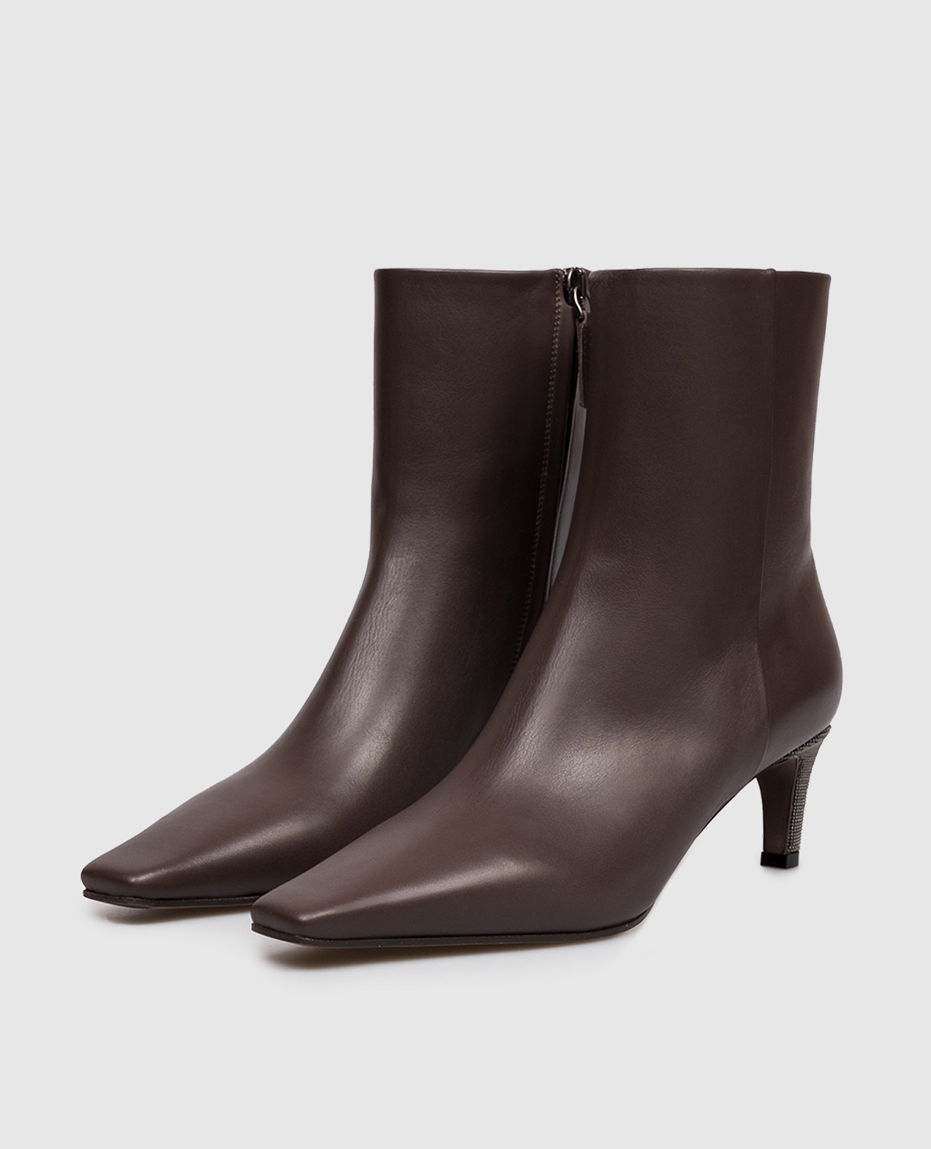 Brown leather ankle boots with monil chain Brunello Cucinelli
Brown leather ankle boots with monil chain Brunello Cucinelli