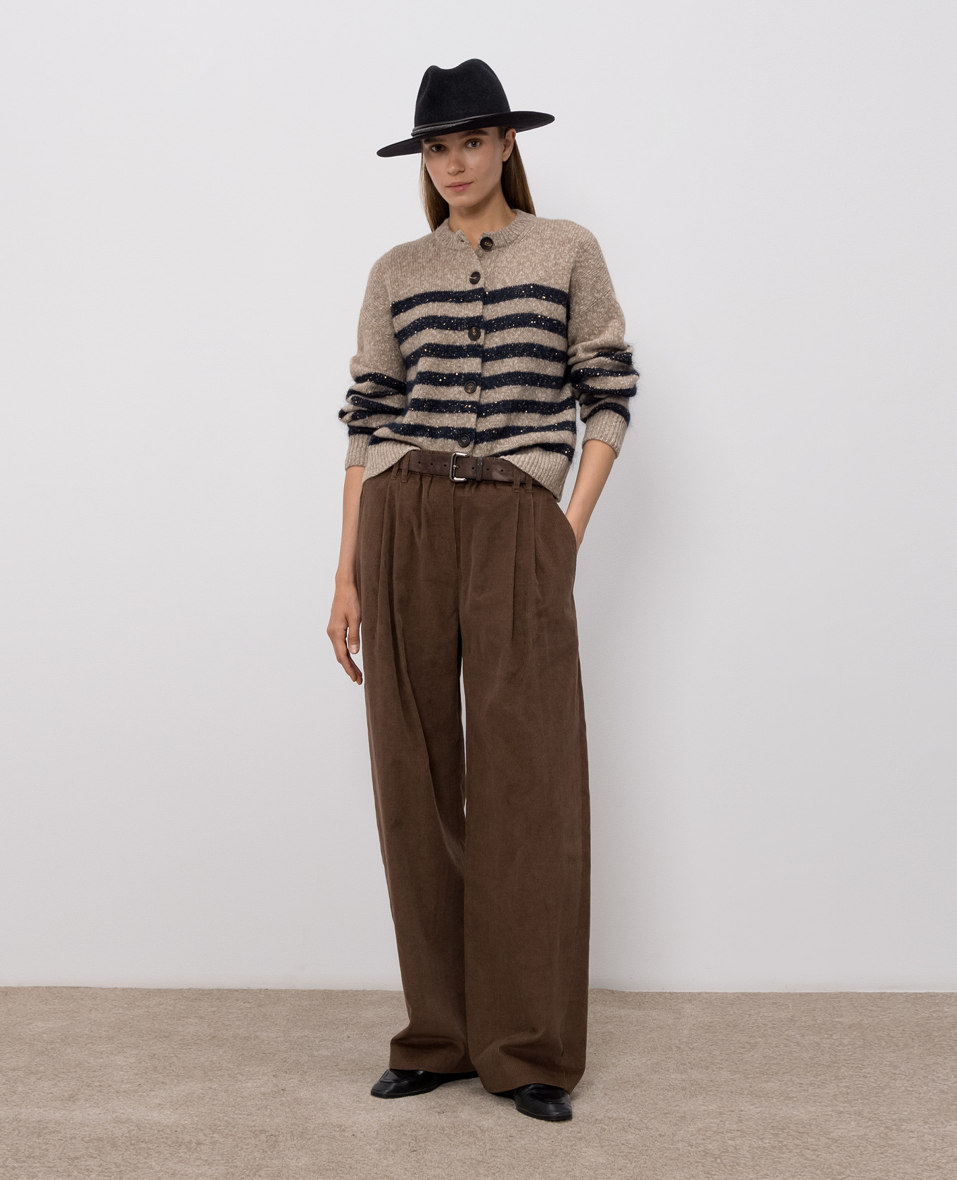 Brown corduroy pants Brunello Cucinelli
Brown corduroy pants Brunello Cucinelli