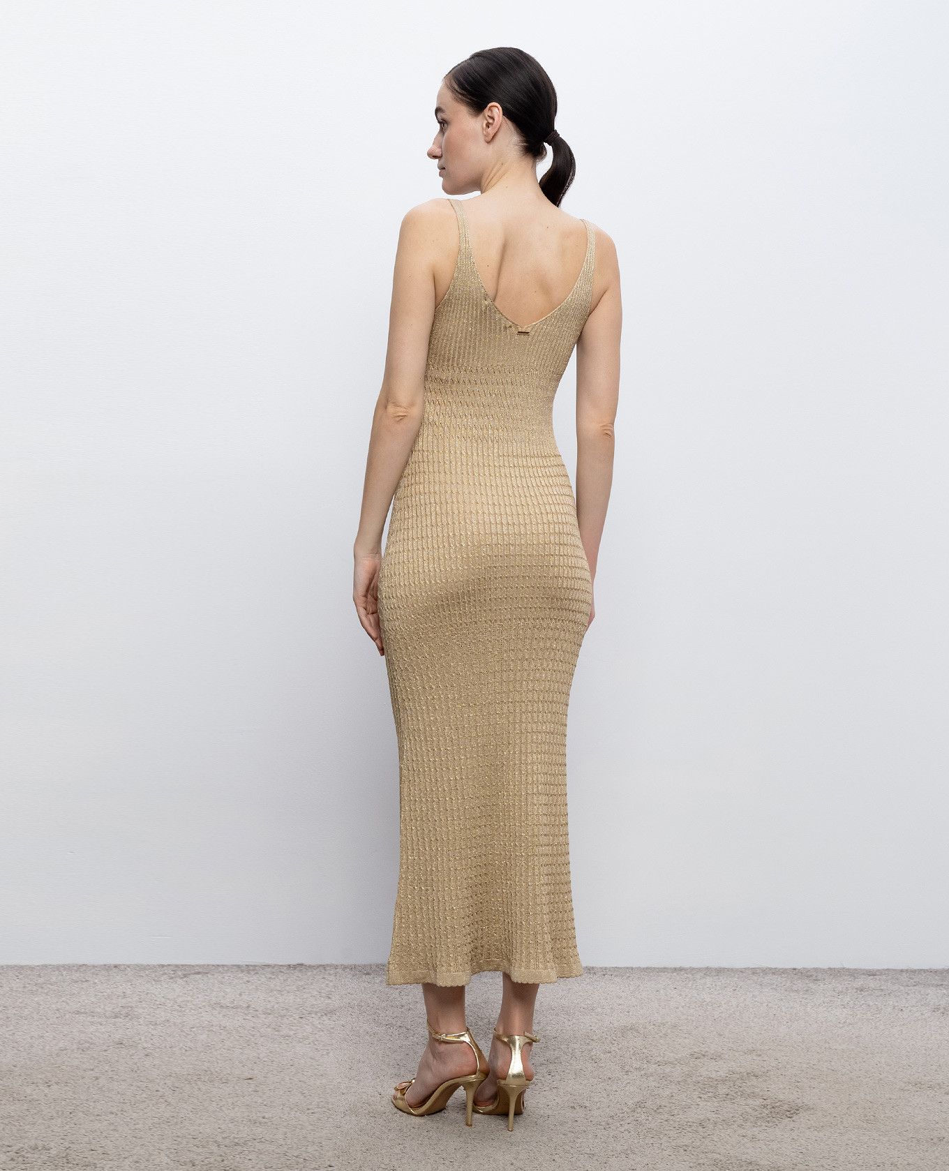Beige dress with lurex Twinset
Beige dress with lurex Twinset