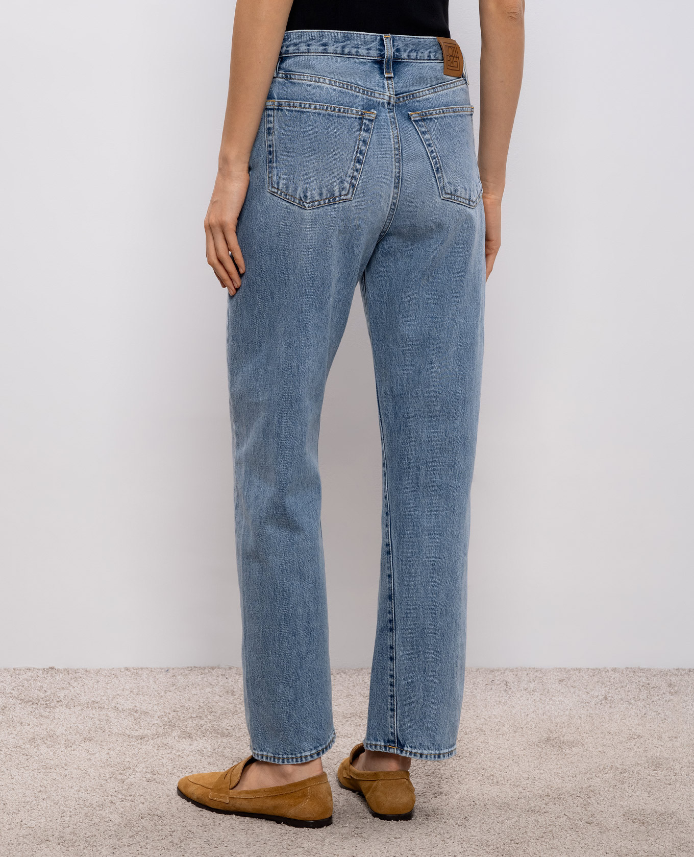 Blue jeans with logo patch Toteme, Light blue
Blue jeans with logo patch Toteme, Light blue