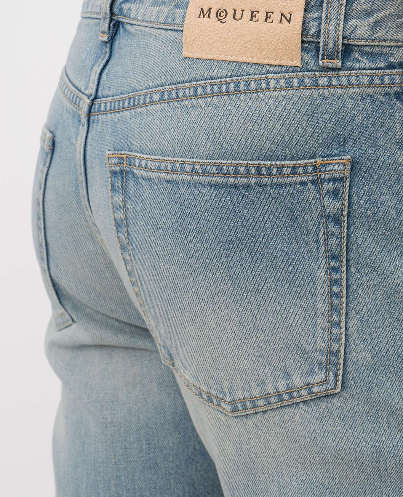 Blue jeans with logo patch Alexander McQueen, Light blue
Blue jeans with logo patch Alexander McQueen, Light blue