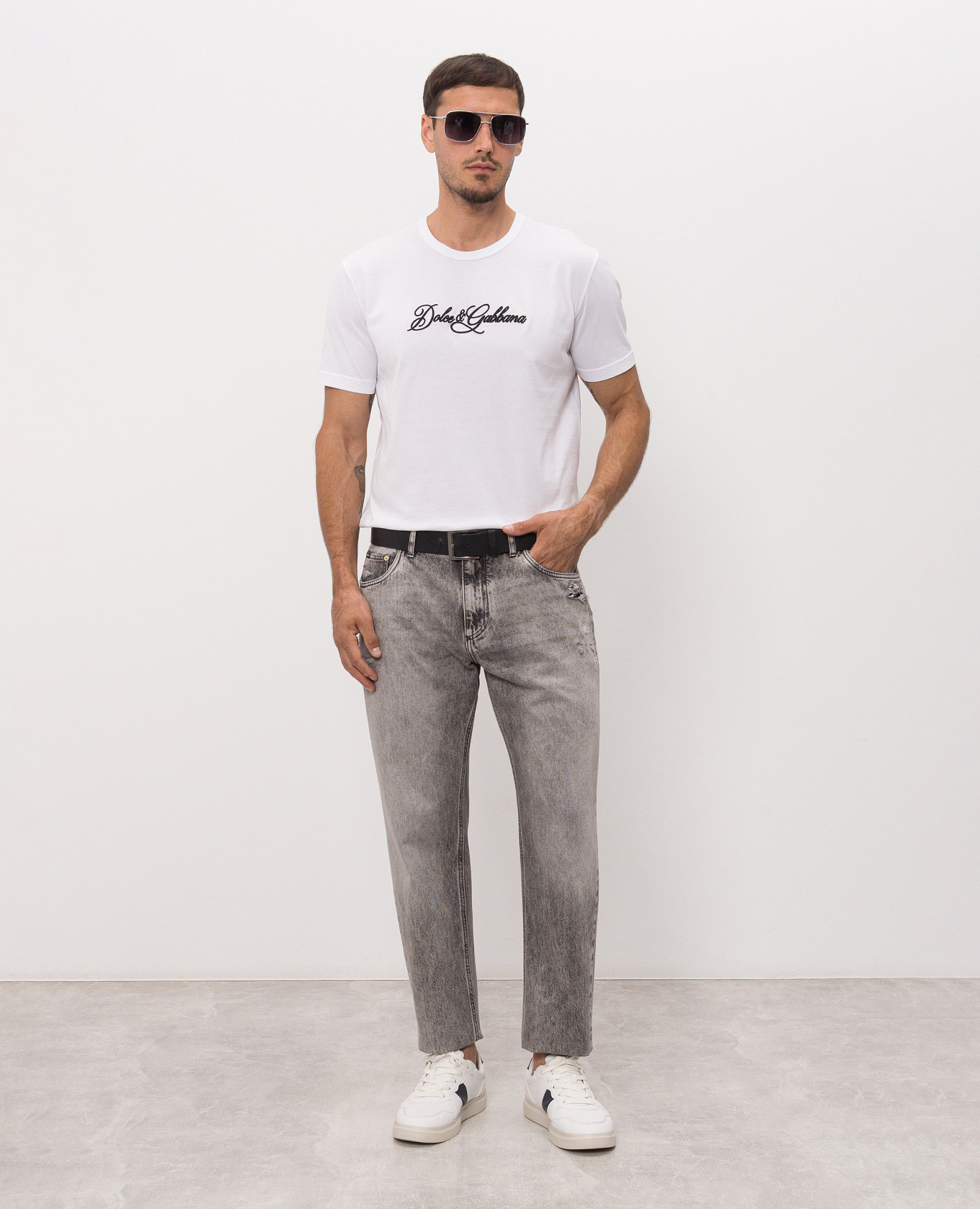White T-shirt with textured logo embroidery Dolce&Gabbana
White T-shirt with textured logo embroidery Dolce&Gabbana