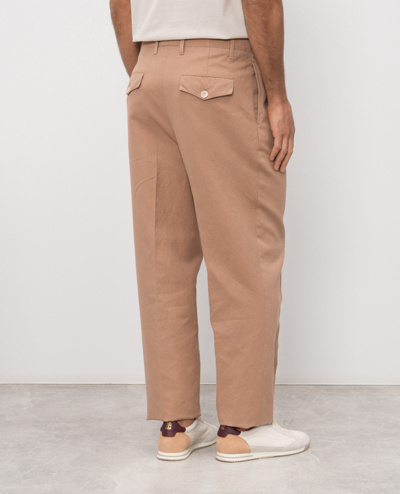 Beige linen pants Brunello Cucinelli
Beige linen pants Brunello Cucinelli
