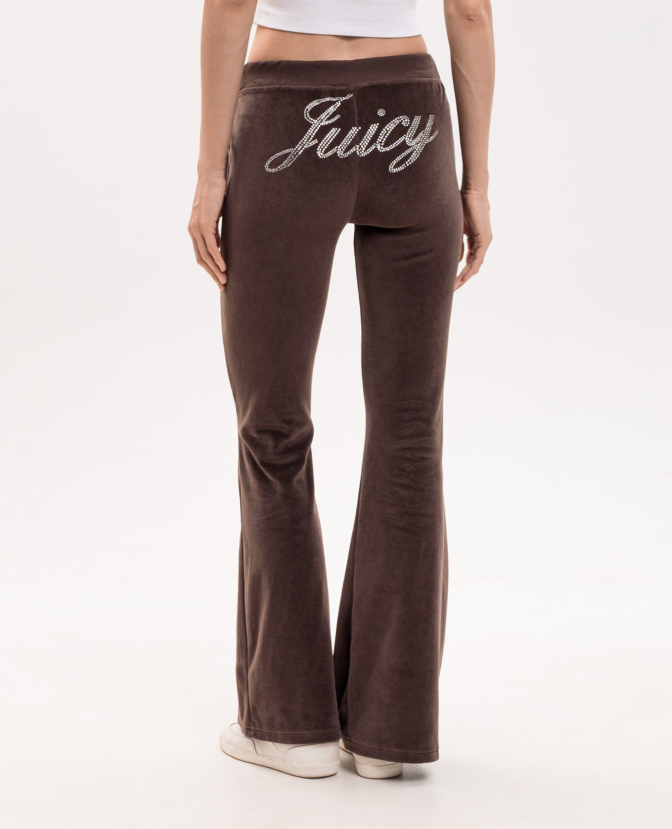 Juicy brown velour sweatpants Sporty & Rich
Juicy brown velour sweatpants Sporty & Rich