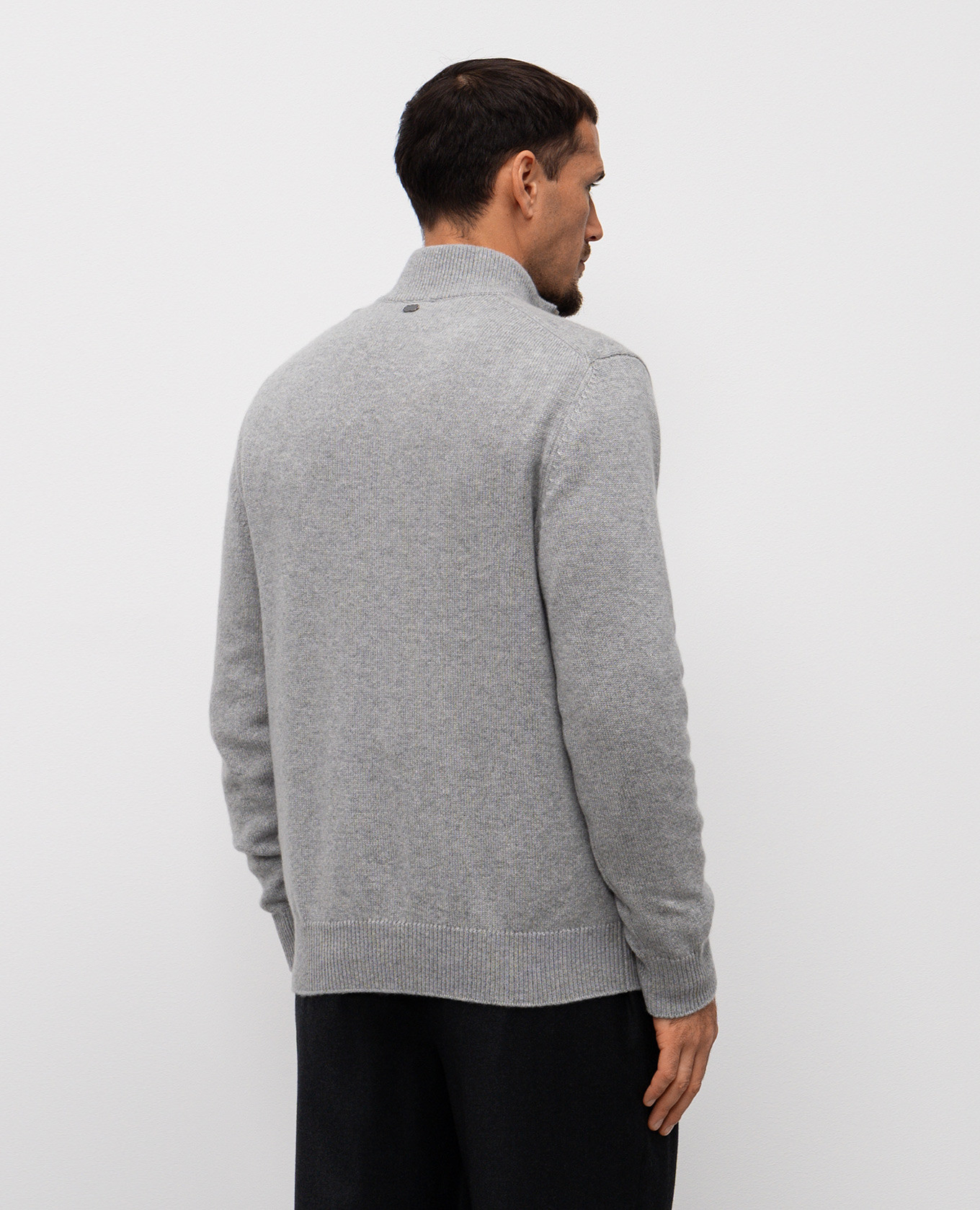 Grey cashmere sweater with logo Agnona
Grey cashmere sweater with logo Agnona
