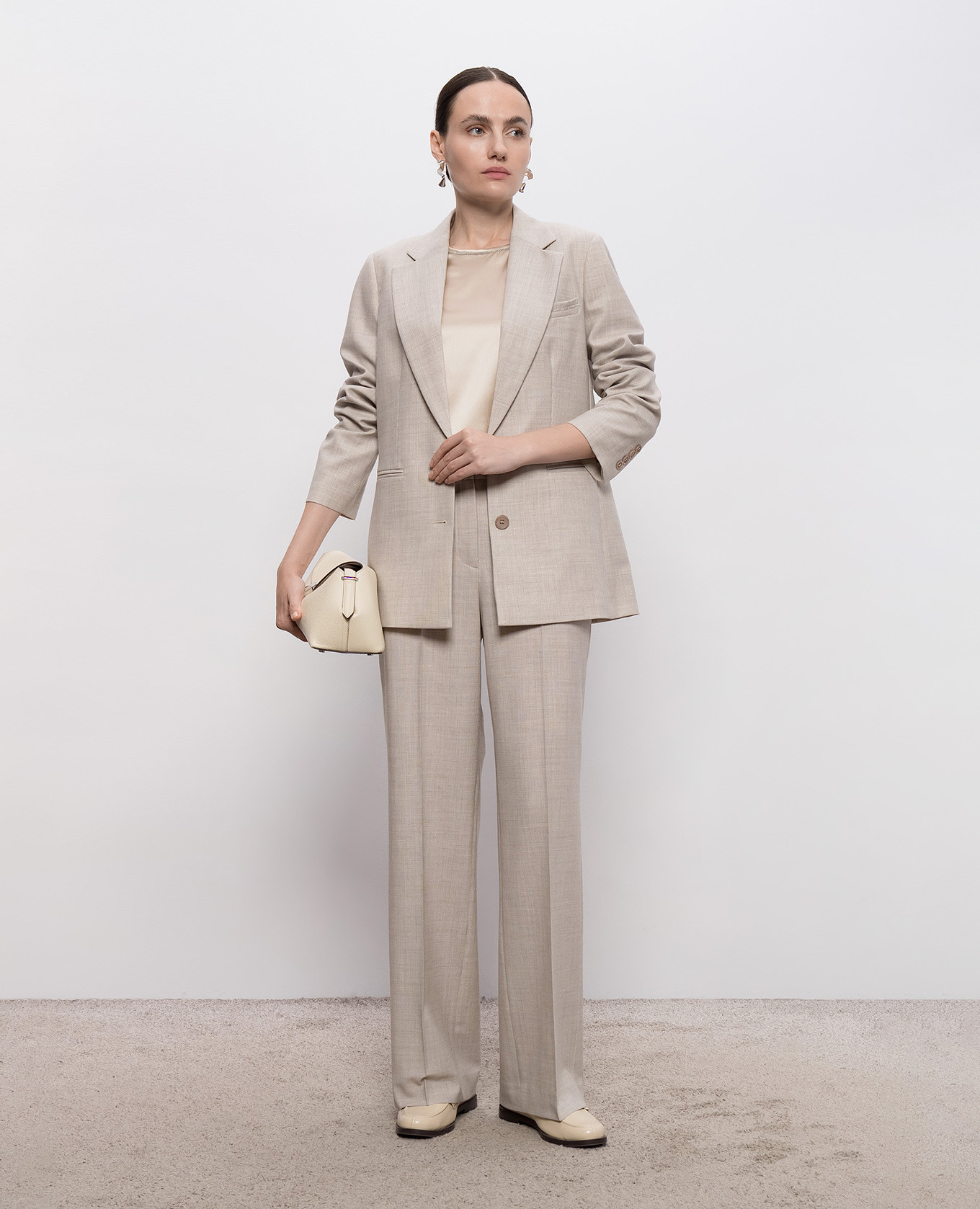 Beige silk top with monil chain Peserico
Beige silk top with monil chain Peserico