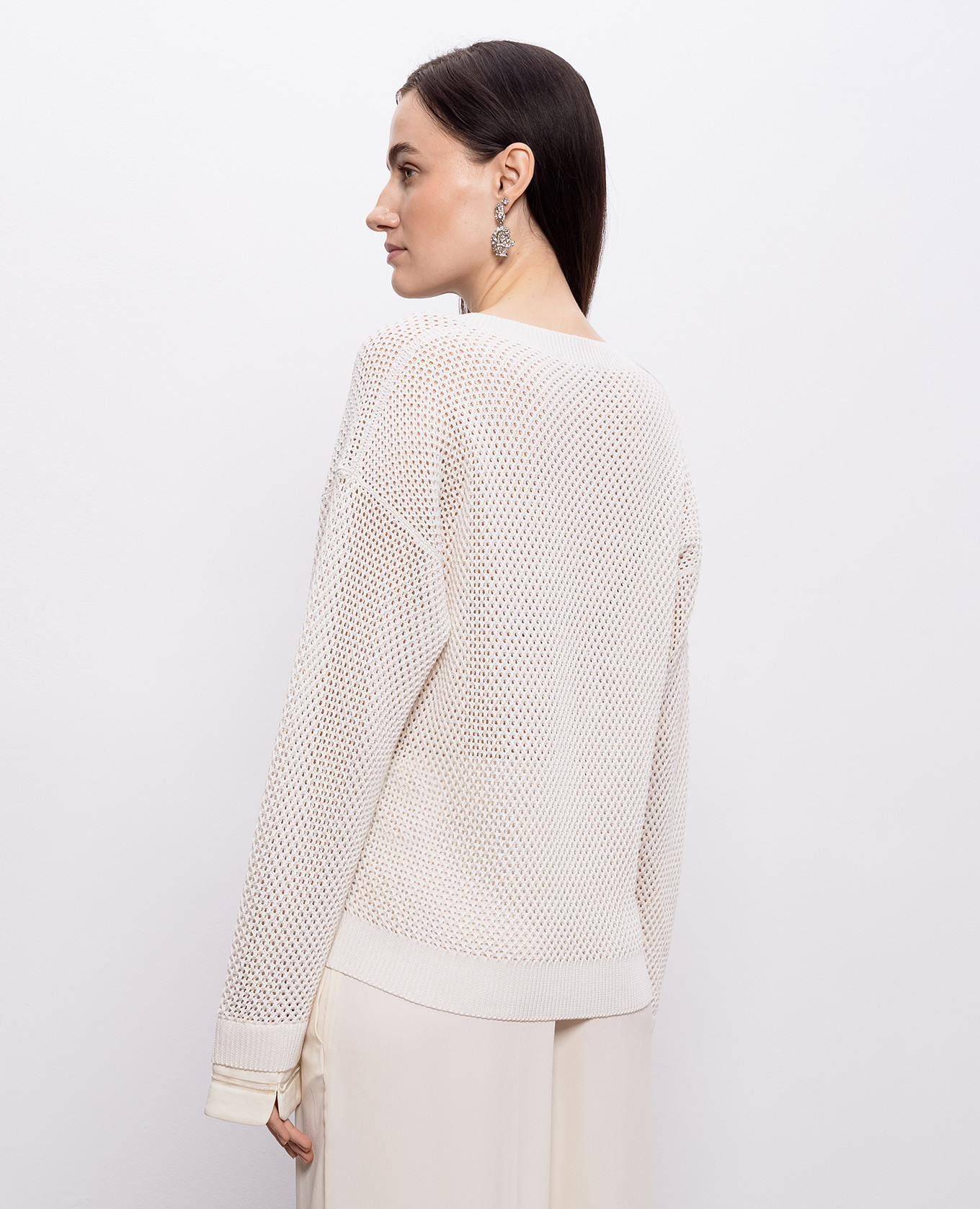 Ivory openwork pullover with monil chain Fabiana Filippi, Beige
Ivory openwork pullover with monil chain Fabiana Filippi, Beige