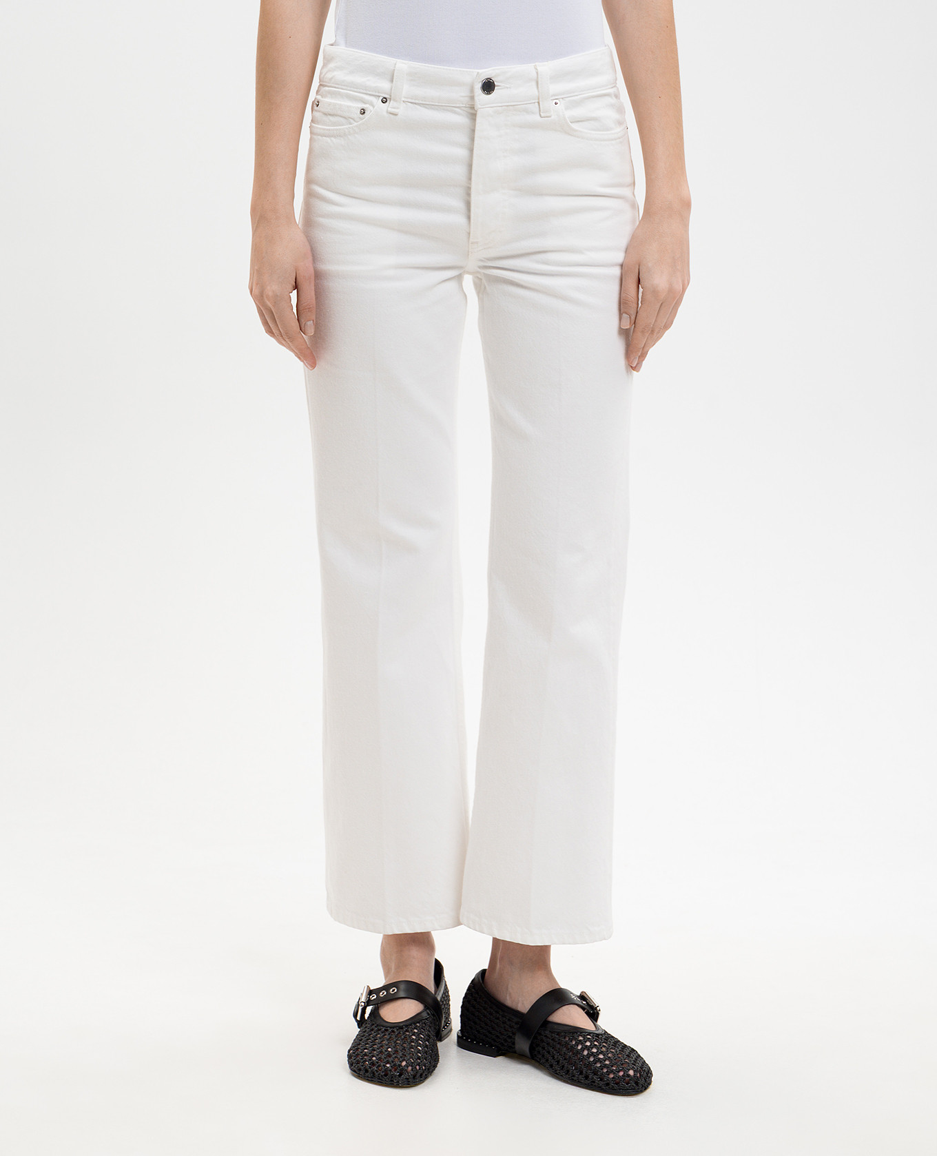 White flared jeans with logo patch Toteme
White flared jeans with logo patch Toteme