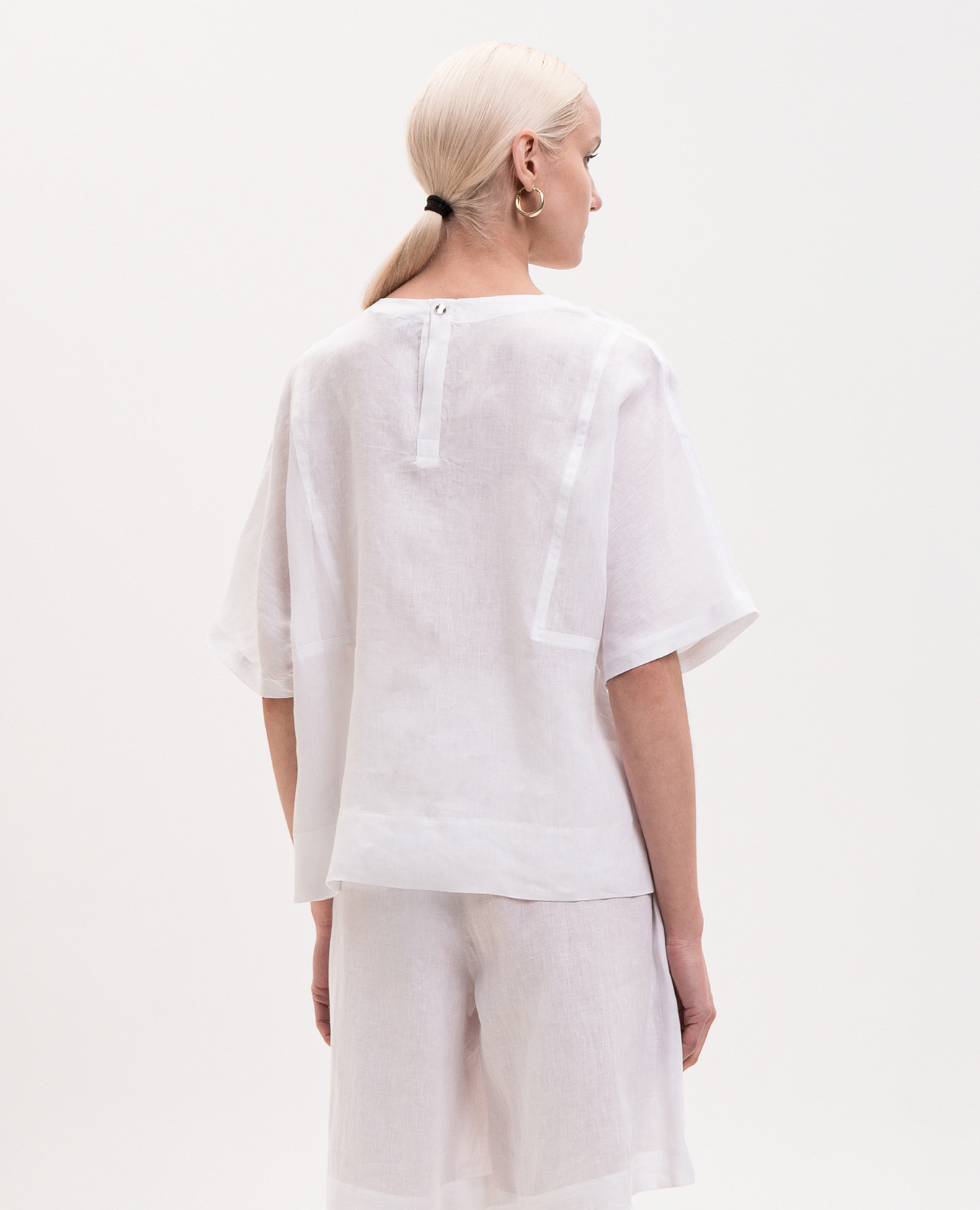 White GENOLA-J linen T-shirt MooRER
White GENOLA-J linen T-shirt MooRER
