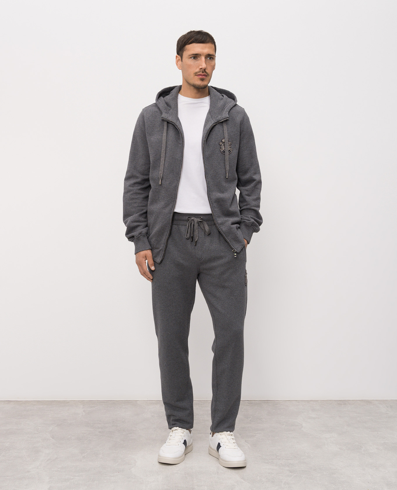 Grey track jacket with monogram logo patch Dolce&Gabbana
Grey track jacket with monogram logo patch Dolce&Gabbana