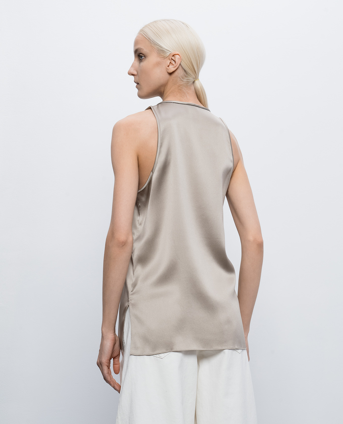Beige silk top Brunello Cucinelli
Beige silk top Brunello Cucinelli