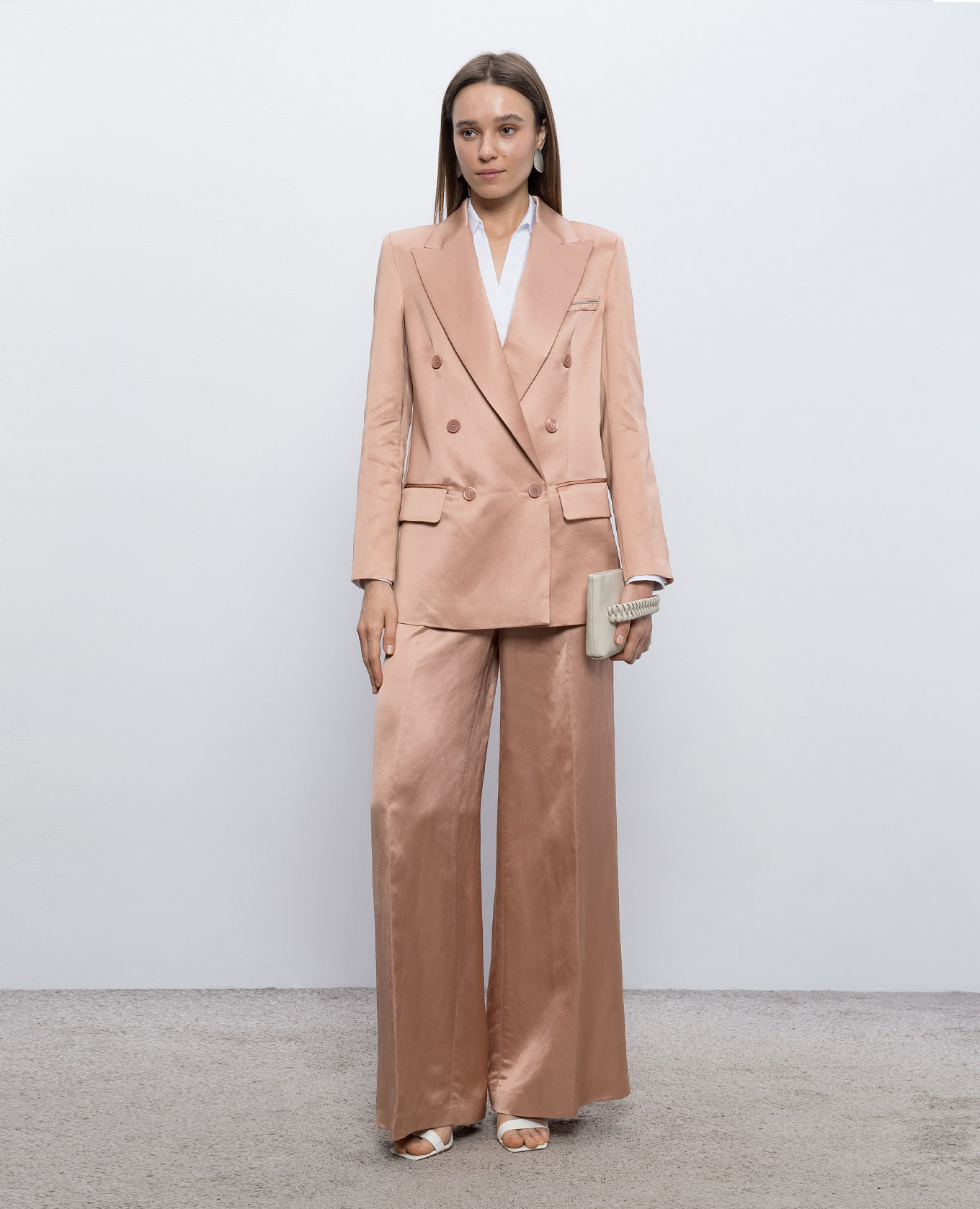 Pink linen pants with monil chain Peserico
Pink linen pants with monil chain Peserico