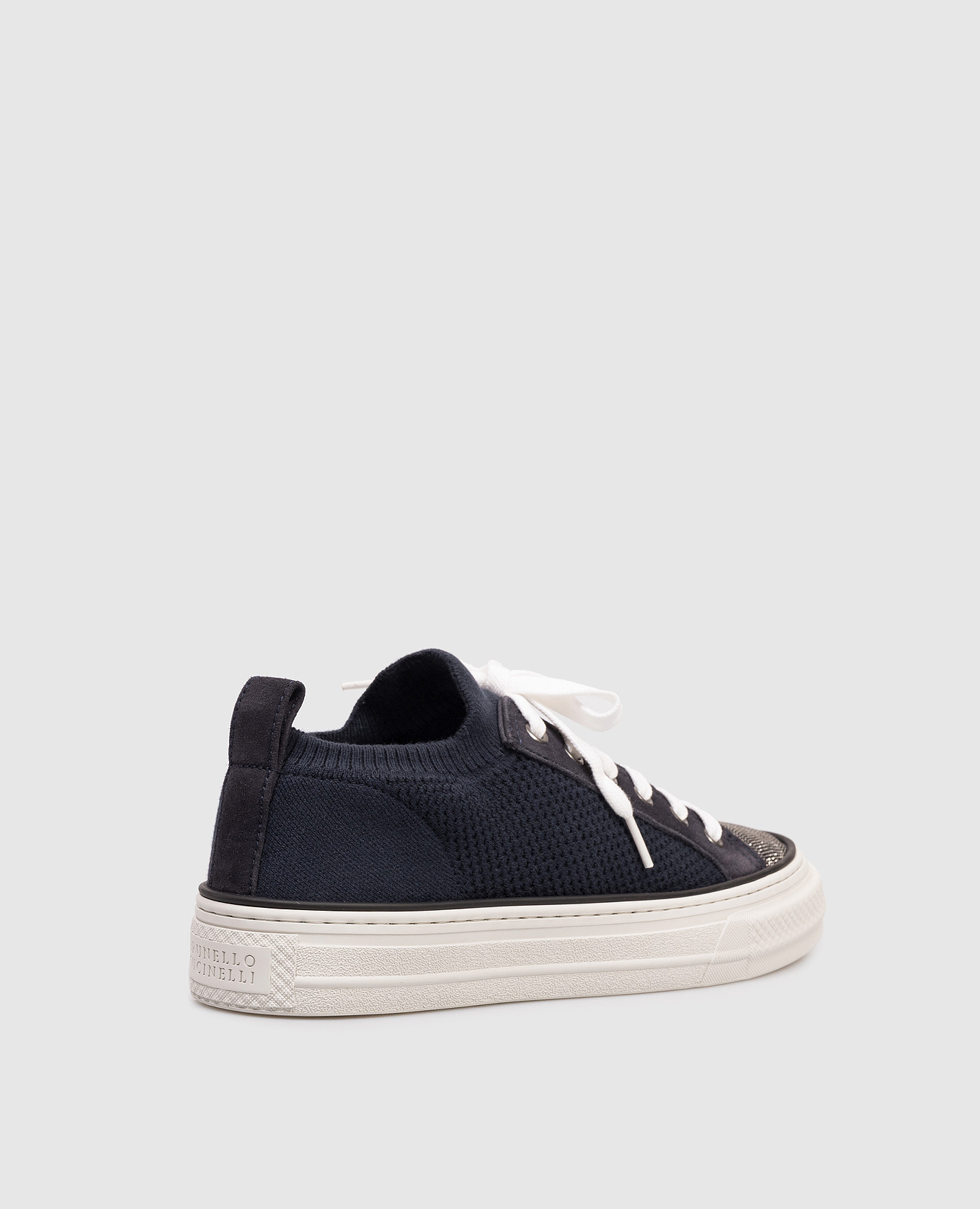 Blue sneakers with a monil chain Brunello Cucinelli
Blue sneakers with a monil chain Brunello Cucinelli