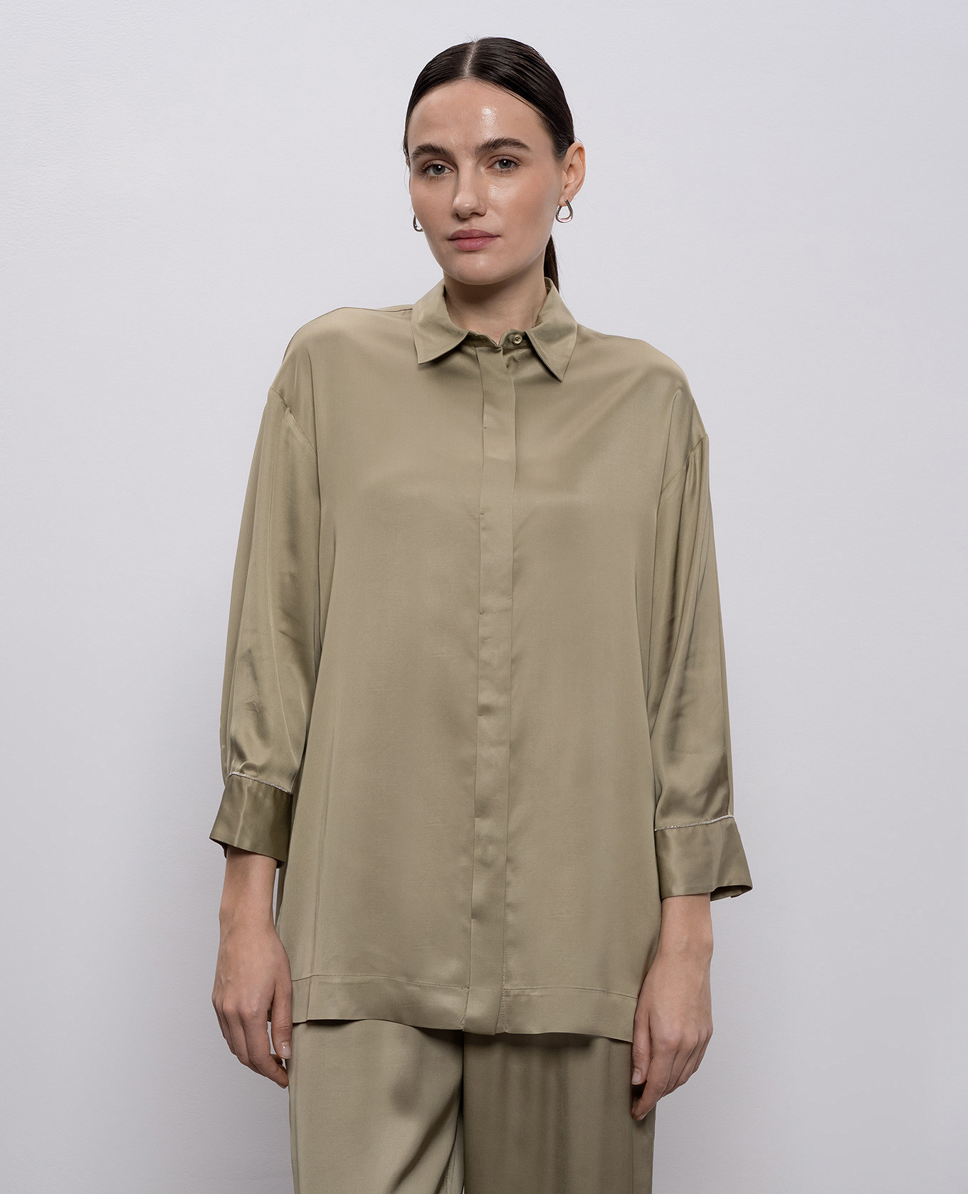 Khaki blouse with monil chain Peserico
Khaki blouse with monil chain Peserico