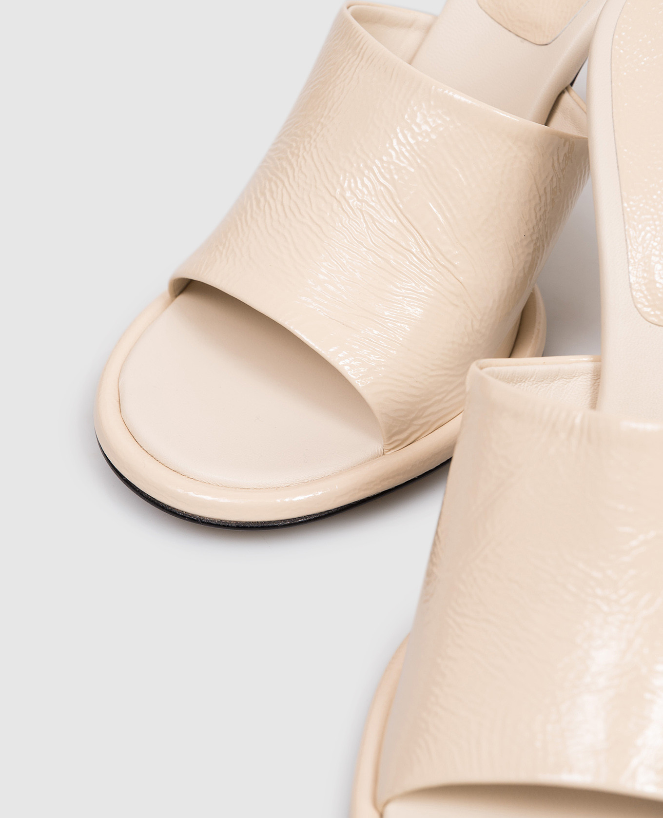 Orb beige patent leather mules Sergio Rossi
Orb beige patent leather mules Sergio Rossi